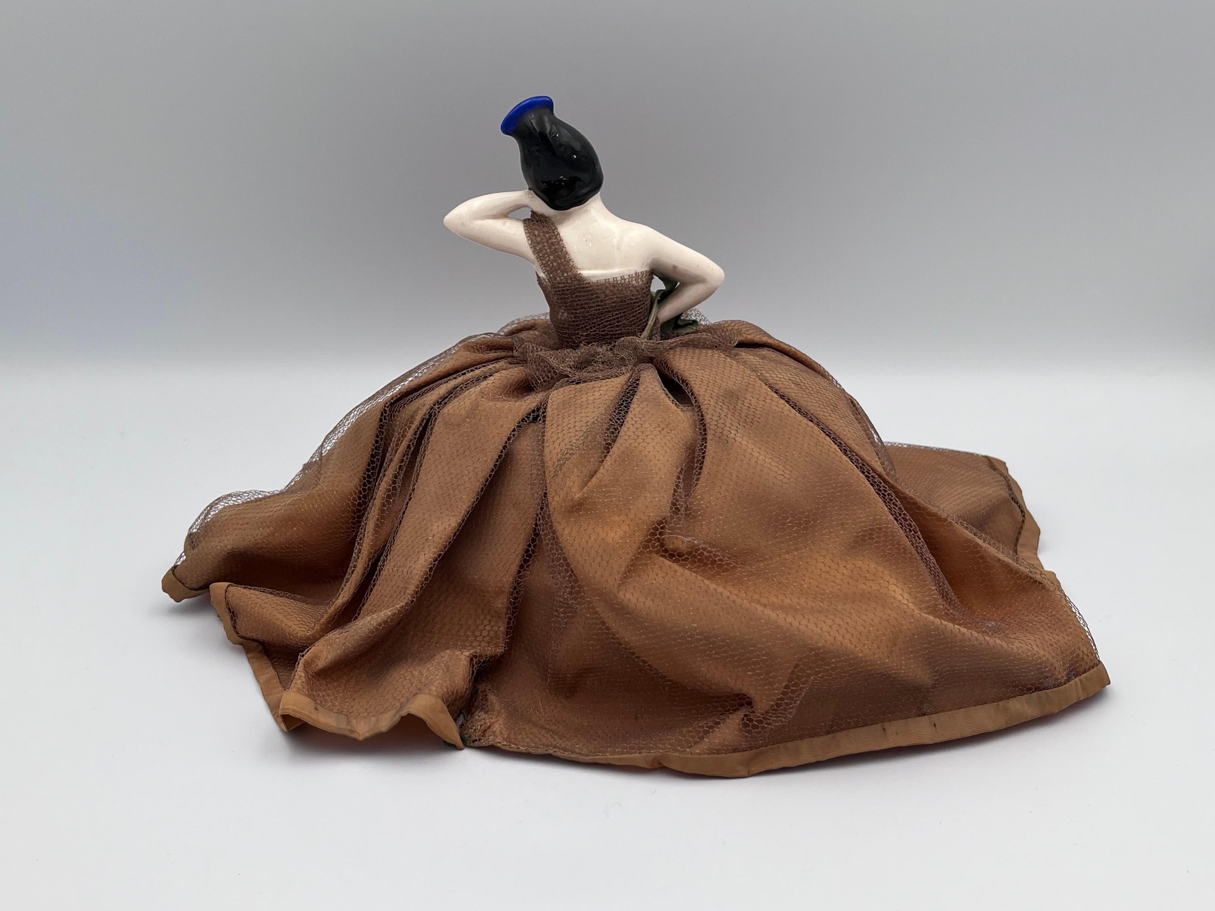 Début du 20ème siècle Demi-poupée en porcelaine Art Déco des années 1920 danseuse espagnole robe bronze en vente