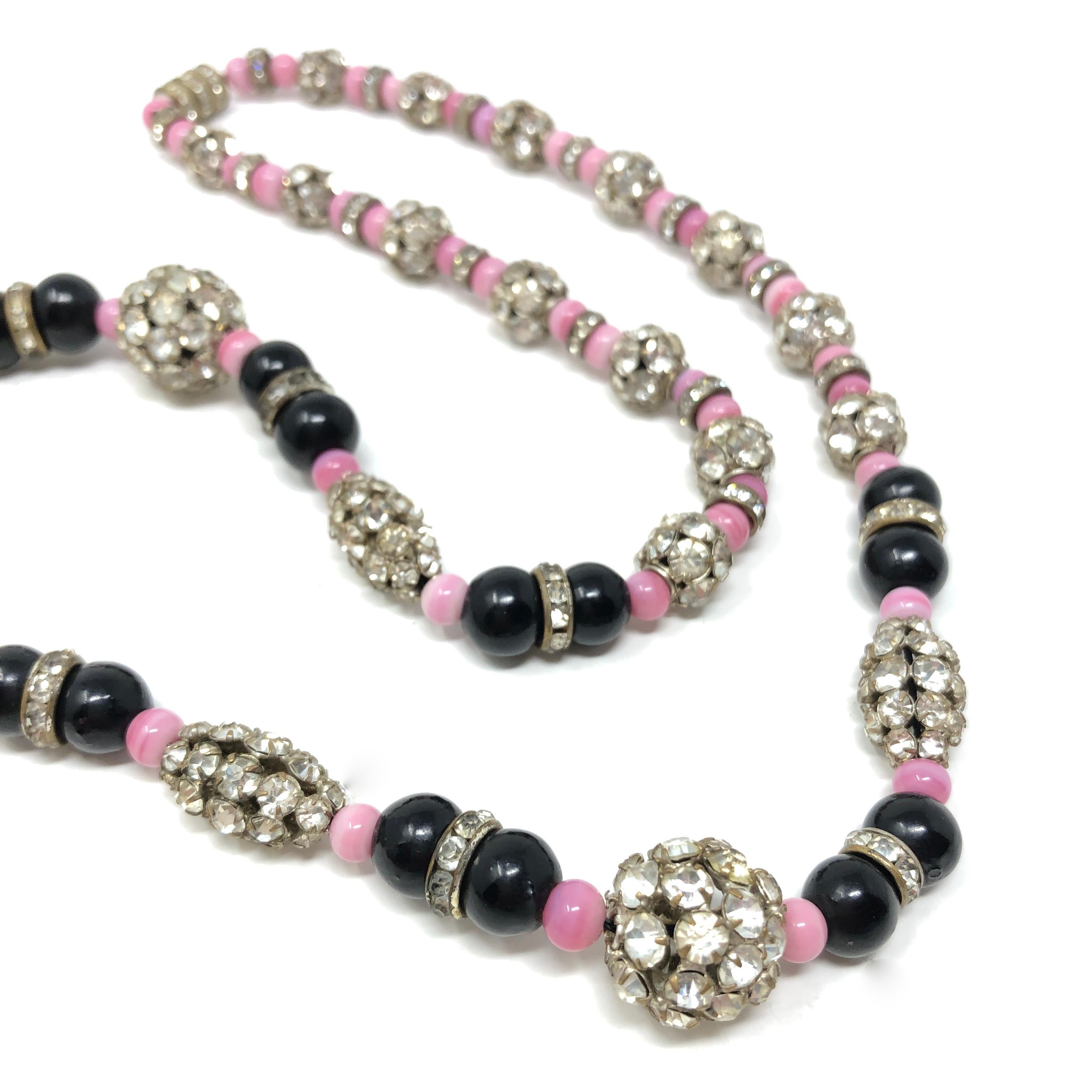 1920s Art Deco Pink and Black Glass Bead Rhinestone Vintage Flapper Necklace In Good Condition For Sale In Skelmersdale, GB