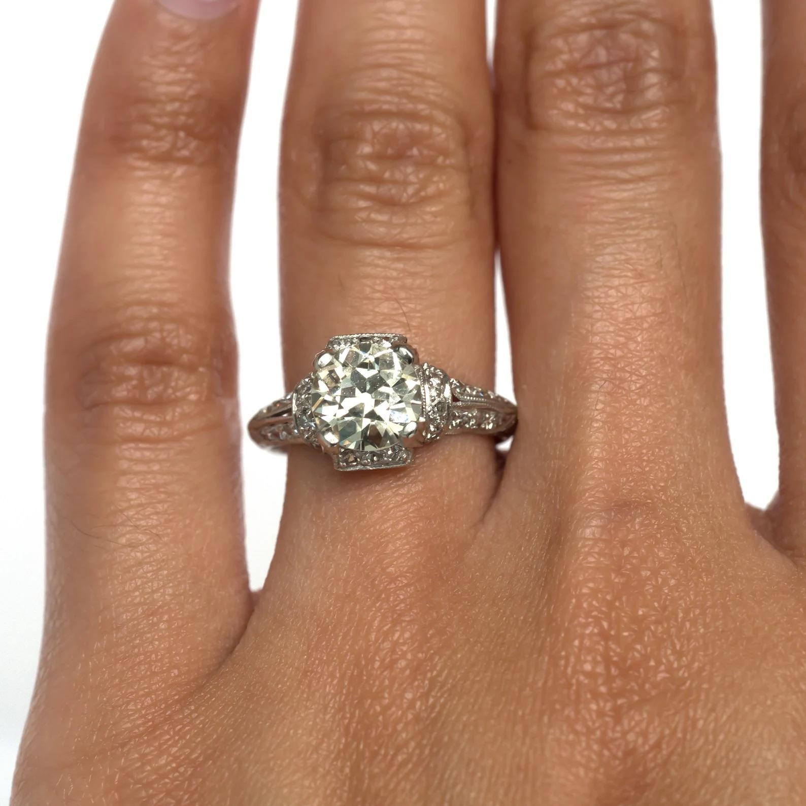 1920er Jahre Art Deco Platin 1,69ct Alte Europäische Brillant Diamant Verlobungsring im Zustand „Gut“ im Angebot in Hicksville, NY