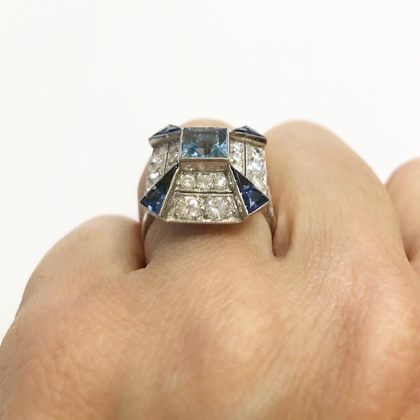 Women's or Men's 1930s Art Deco Platinum, Aquamarine, 1.4ct Diamonds and Sapphire Cocktail Ring