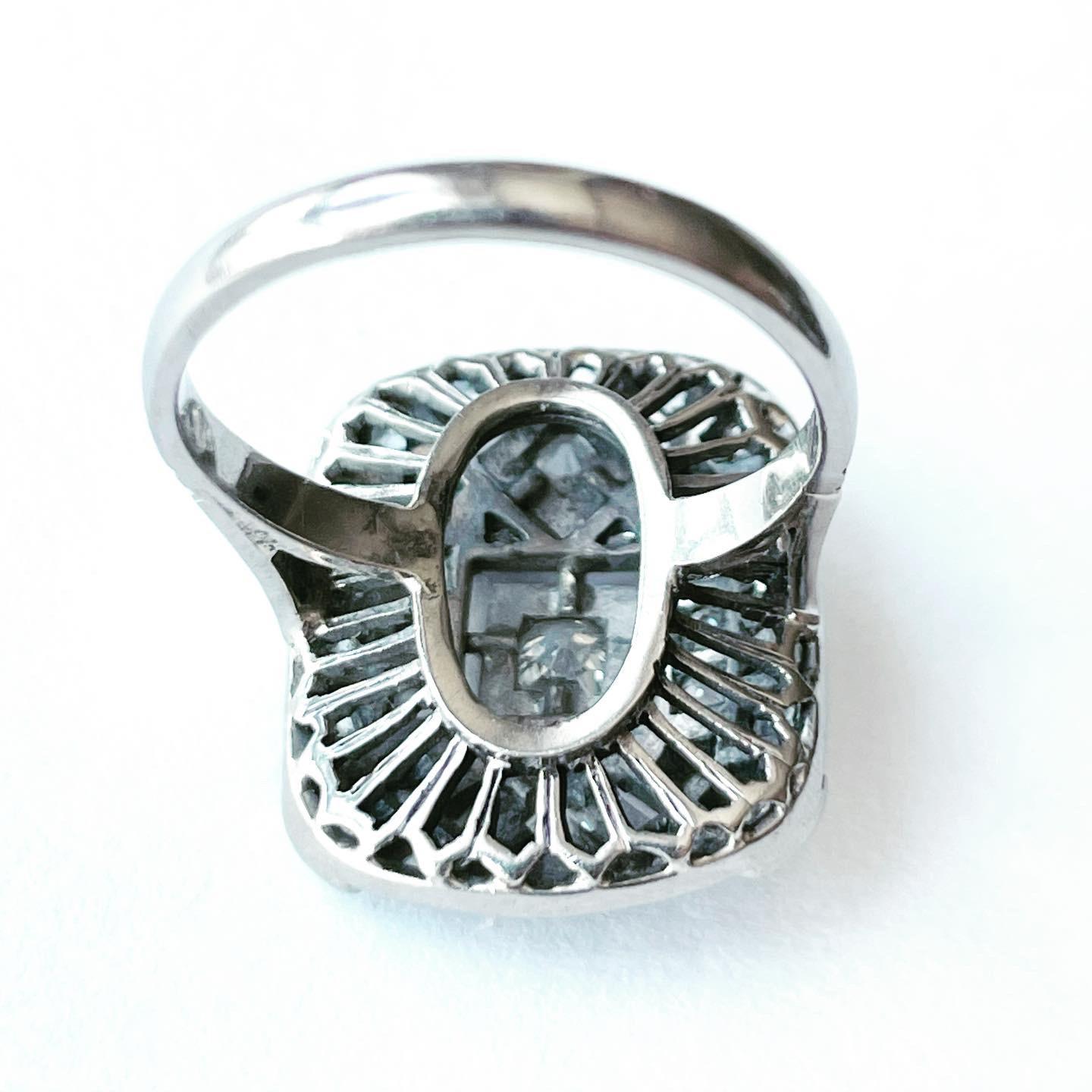 1930s Art Deco Platinum Diamond Antique Bridal Fashion Ring In Good Condition In Pamplona, Navarra