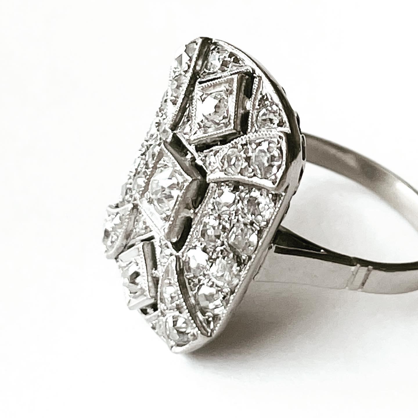 1930s Art Deco Platinum Diamond Antique Bridal Fashion Ring 1