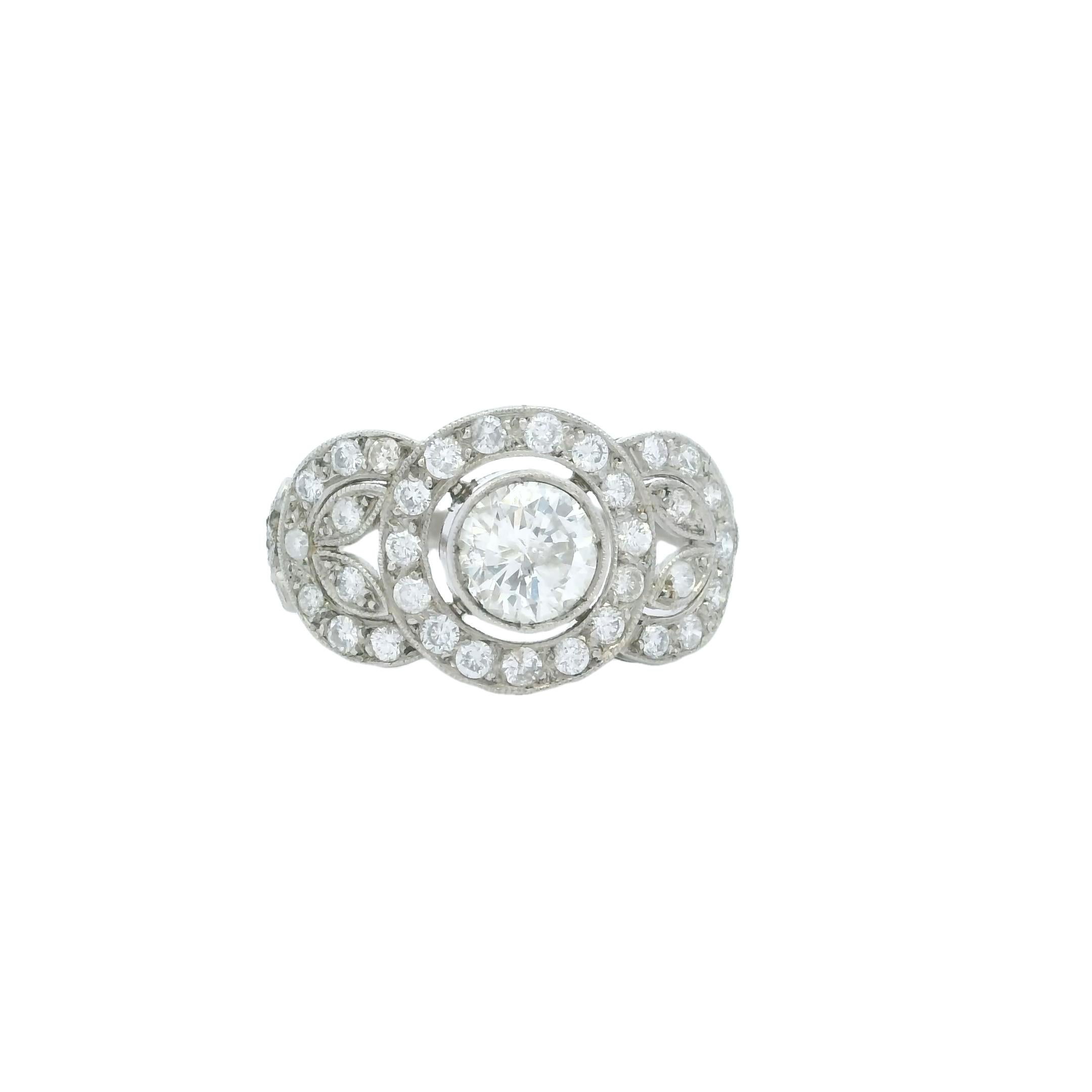 De las mujeres Anillo de diamantes de platino Art Decó de los años 20 con motivo floral - Centro de 0,85 qt en venta