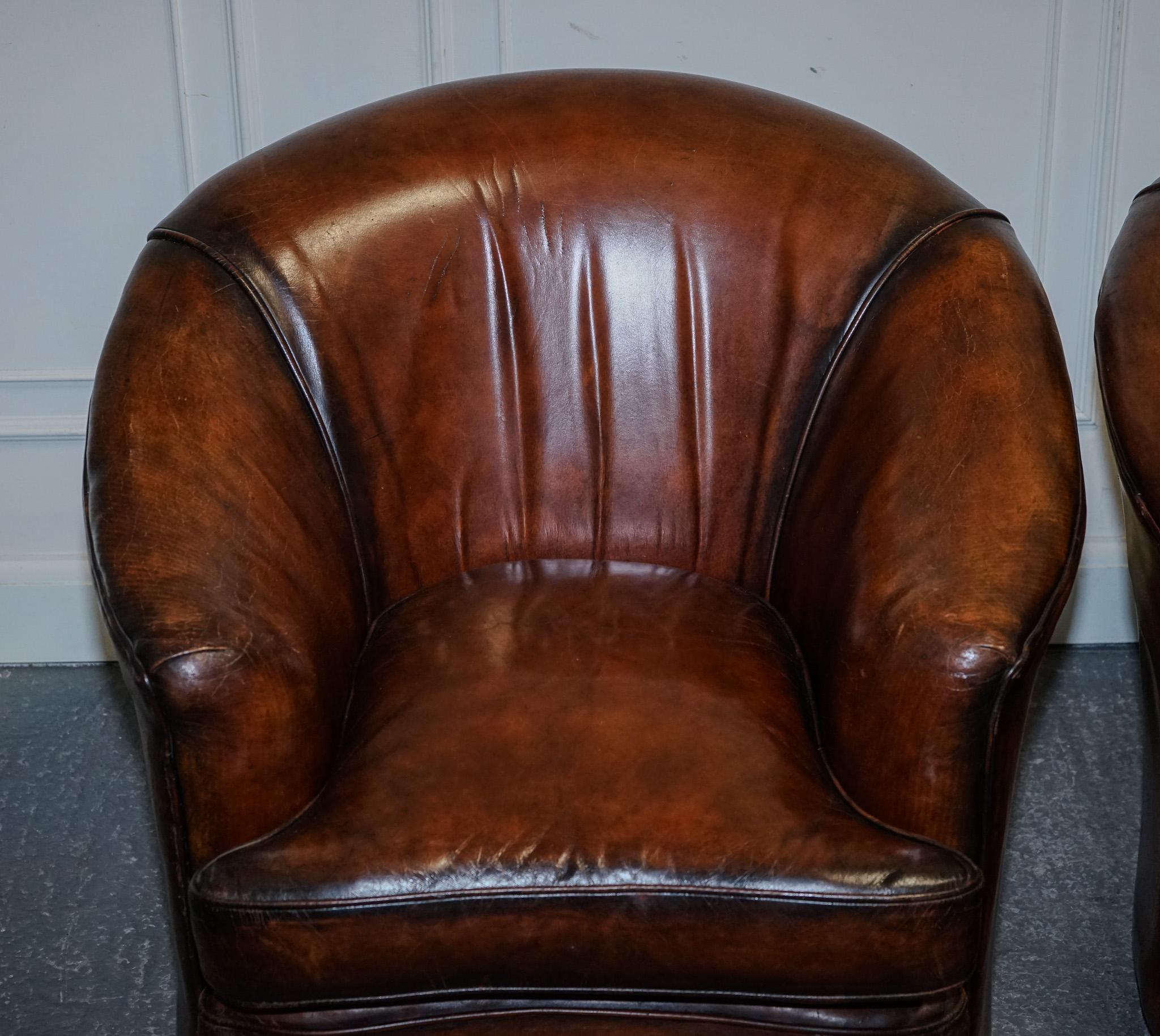 ART DECO DES ANNÉES 20 RESTAURÉ teint à la main en brun whisky SOFA ARMCHAiRS FOOTSTOOLS en vente 8