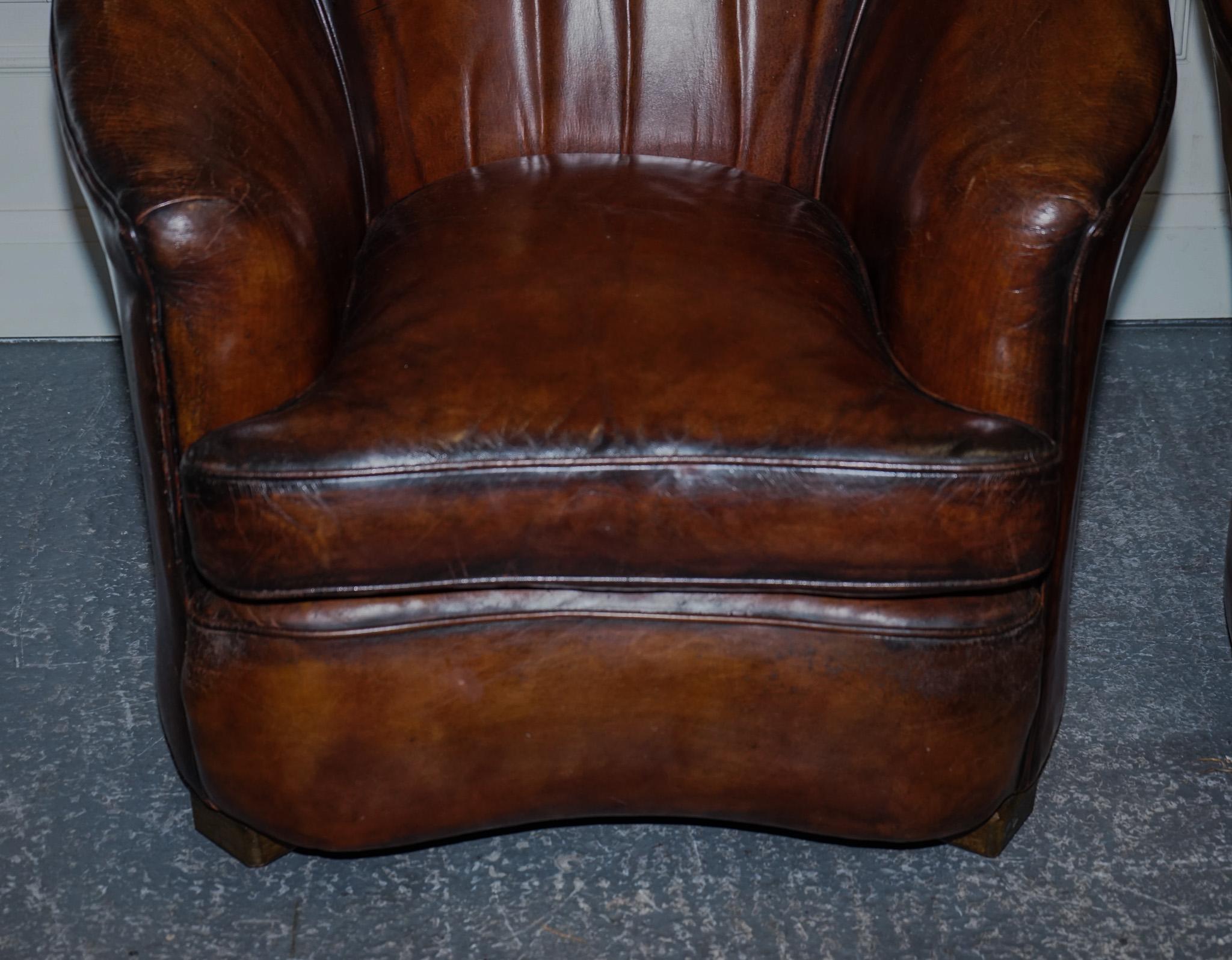 ART DECO DES ANNÉES 20 RESTAURÉ teint à la main en brun whisky SOFA ARMCHAiRS FOOTSTOOLS en vente 9