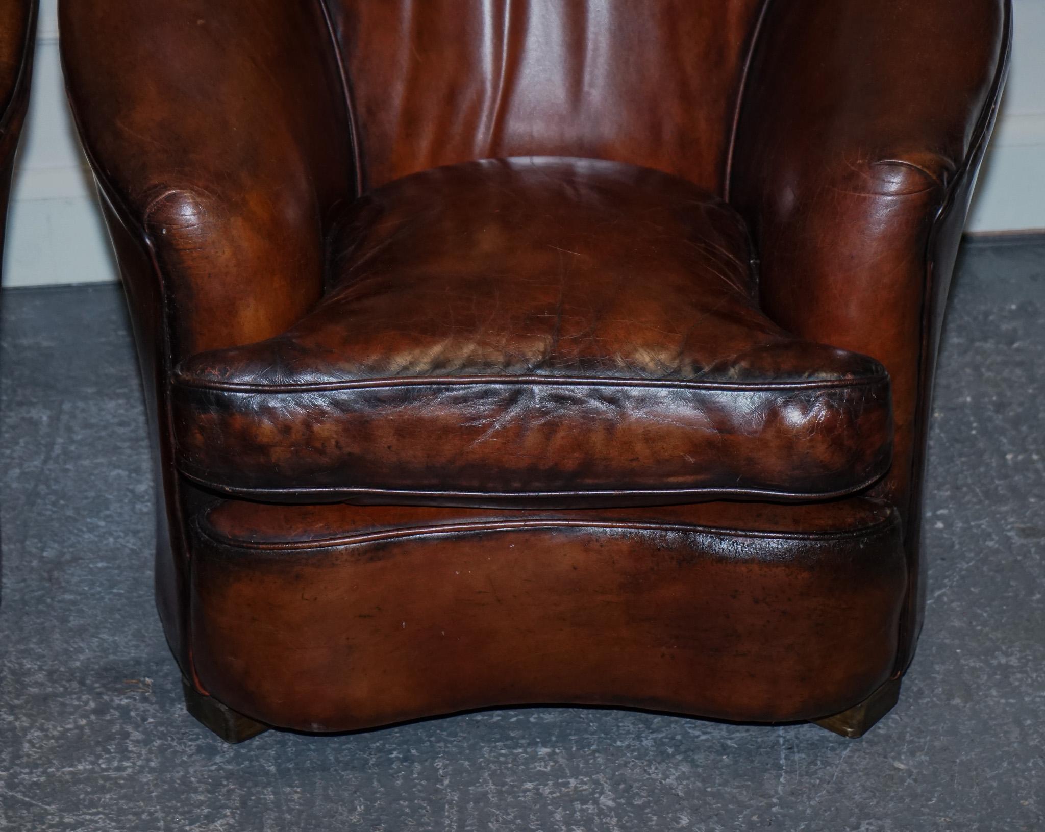 ART DECO DES ANNÉES 20 RESTAURÉ teint à la main en brun whisky SOFA ARMCHAiRS FOOTSTOOLS en vente 11