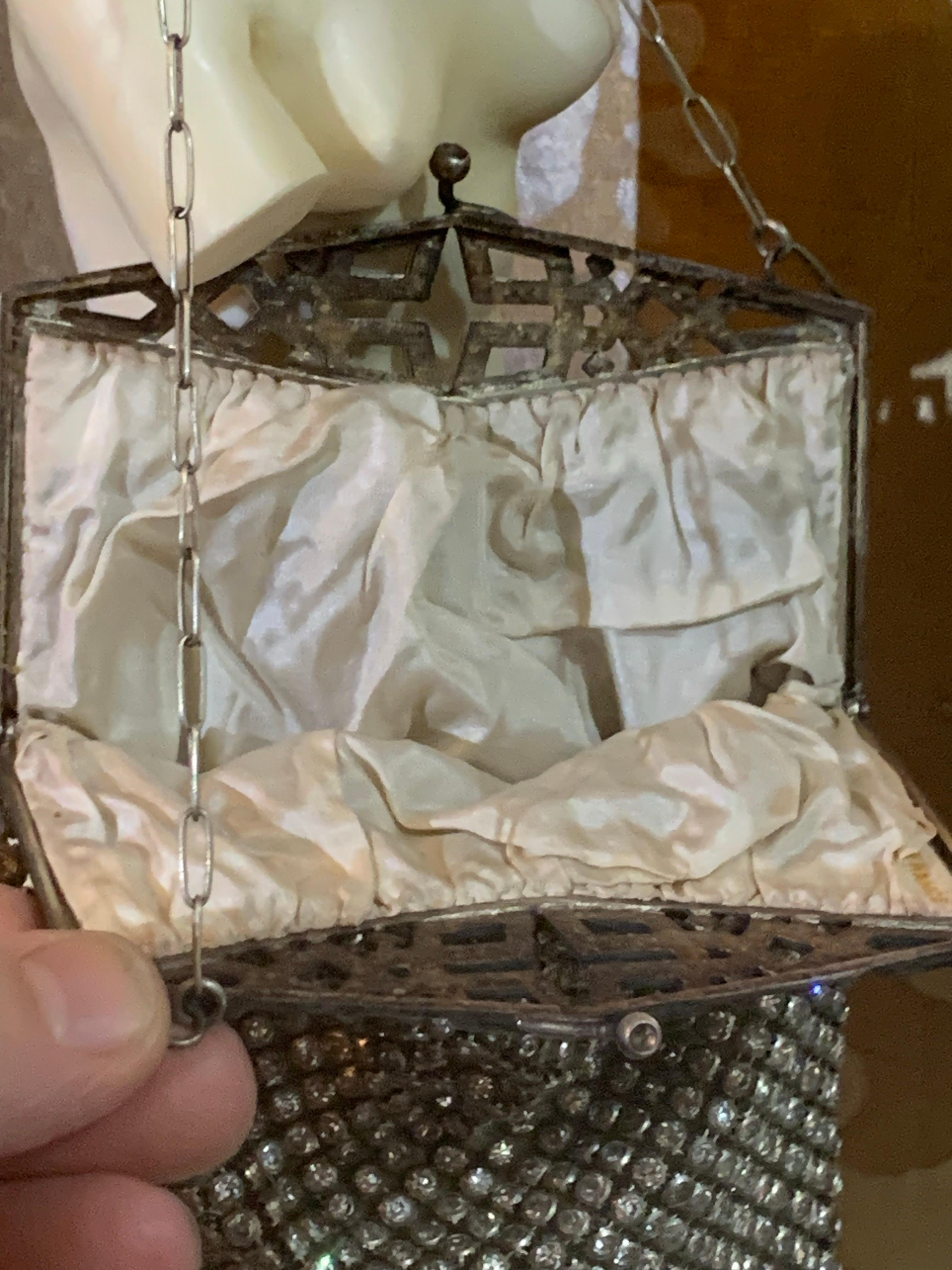 1920s Art Deco Rhinestone Mesh Evening  Bag w Fretwork Frame. 5