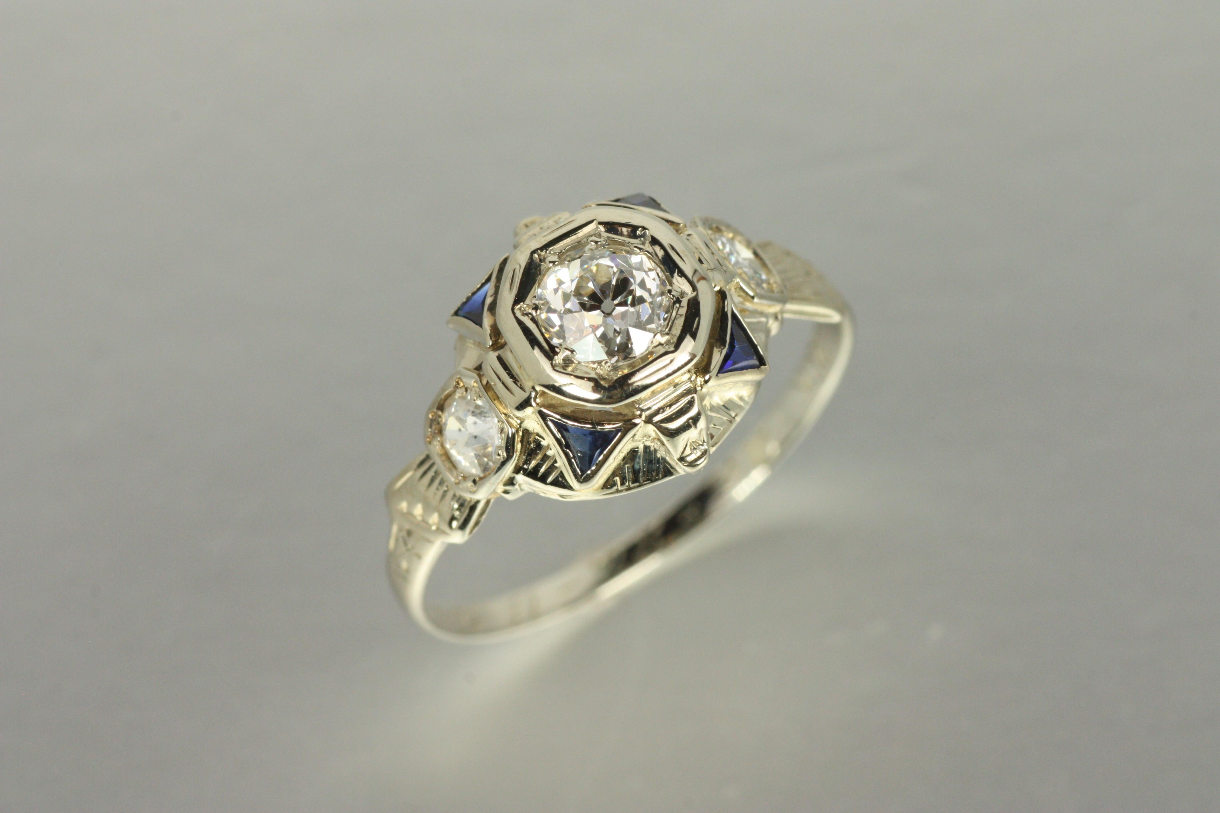 Taille vieille Europe Bague Art déco des années 1920 avec diamants et saphirs de taille européenne ancienne en vente