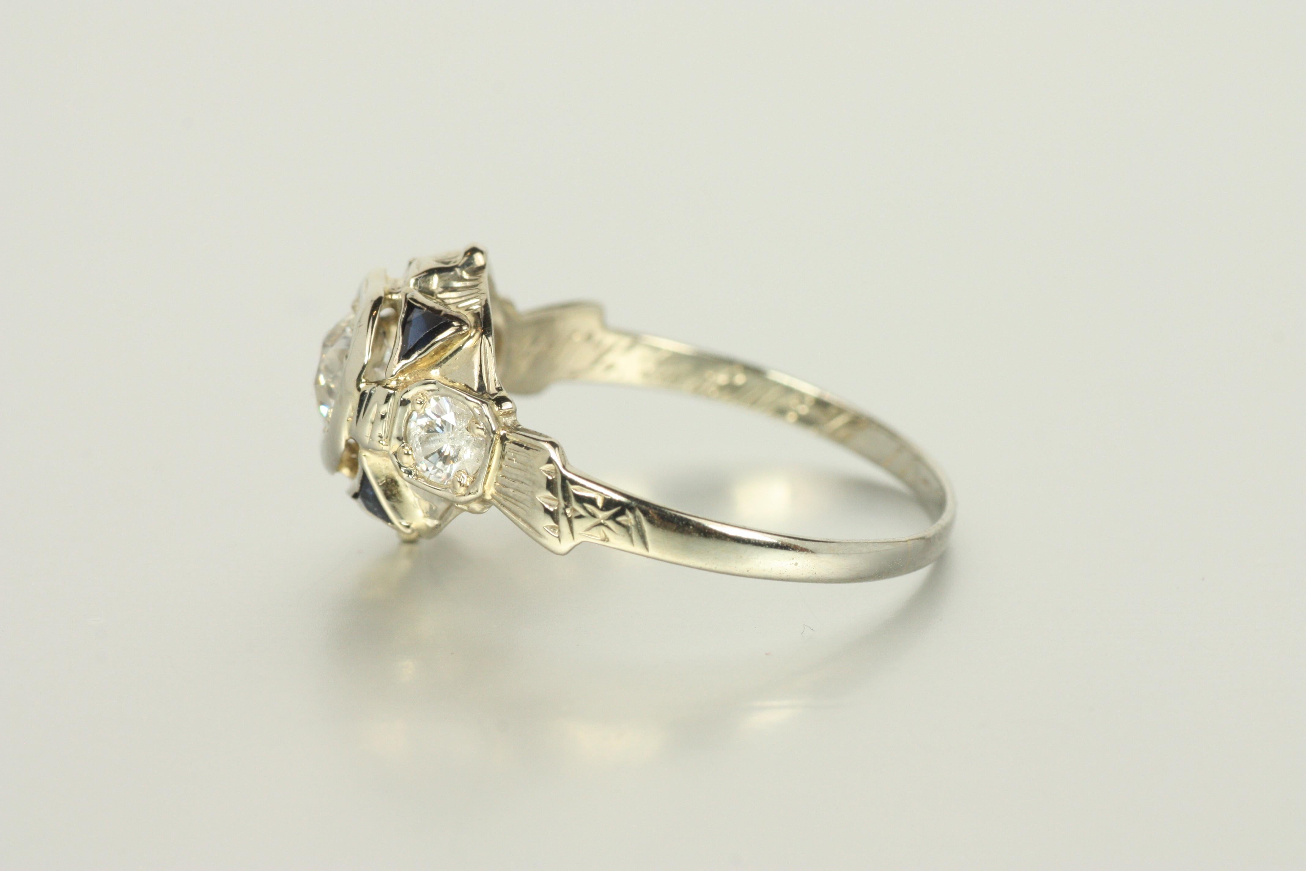Bague Art déco des années 1920 avec diamants et saphirs de taille européenne ancienne Pour femmes en vente