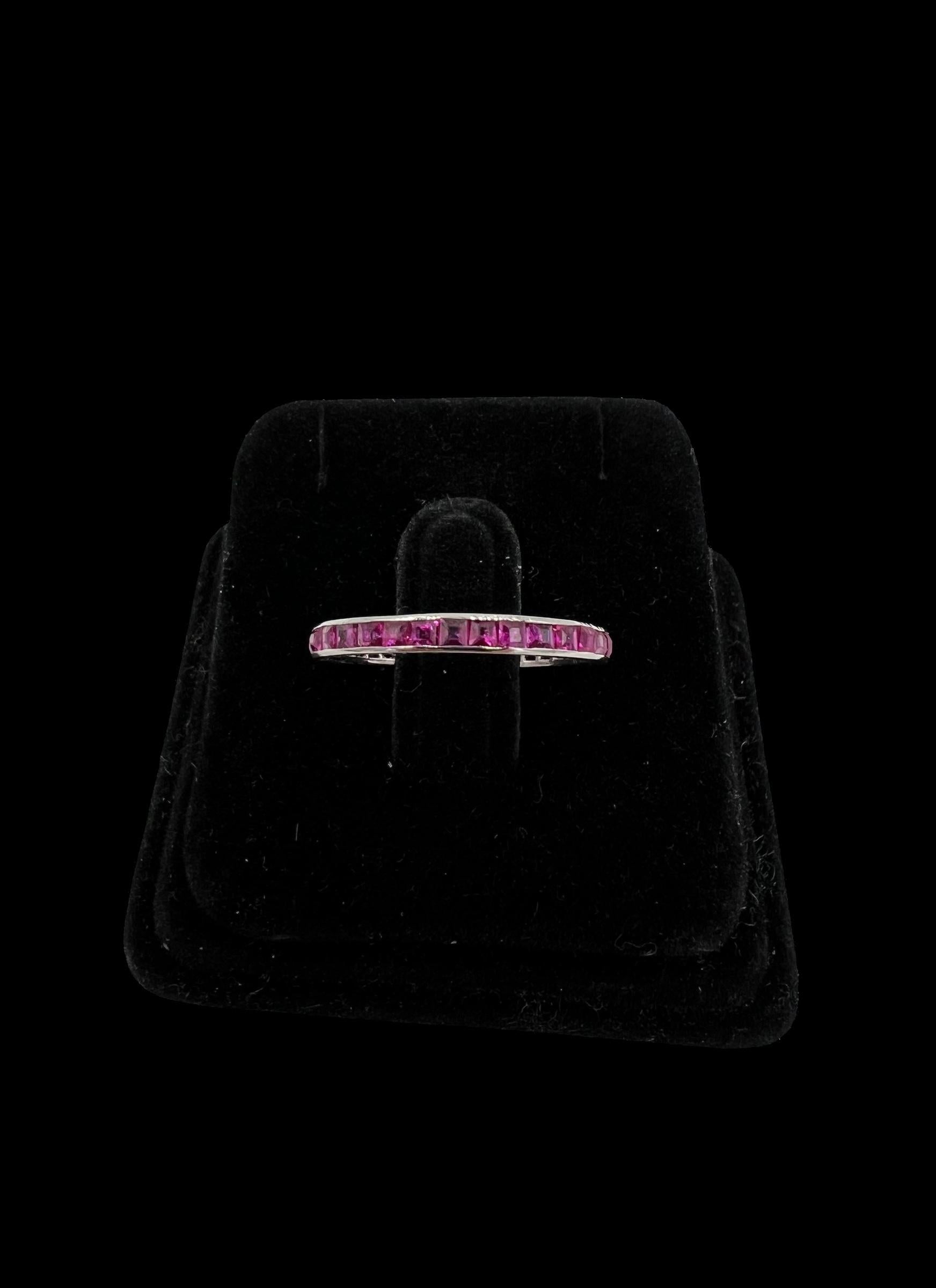 1920s Art Deco Ruby Platinum Eternity Band Size 6 In Good Condition For Sale In Los Angeles, CA