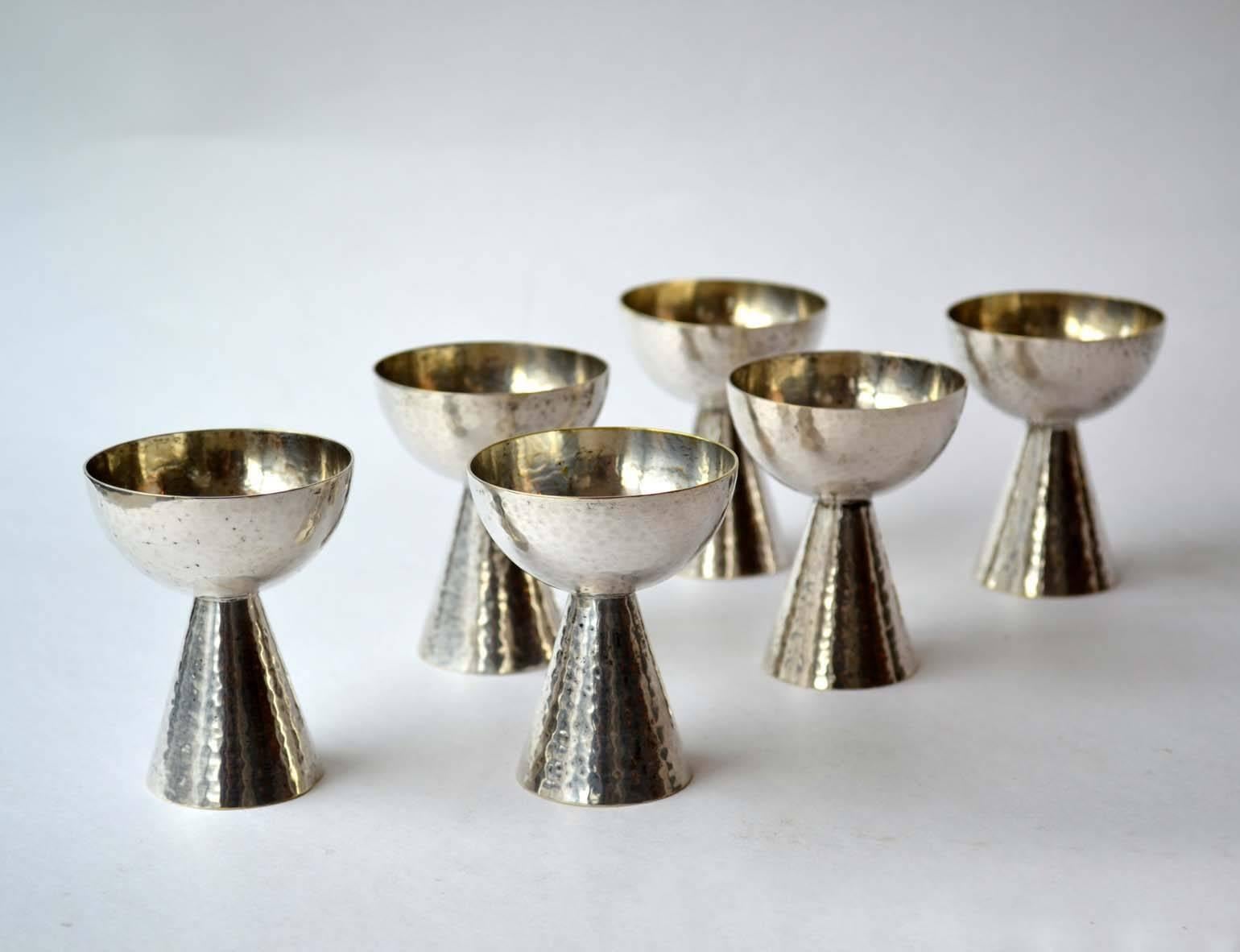 1920s Art Deco Set of Six Silver Plated Liqueur Glasses In Excellent Condition In London, GB
