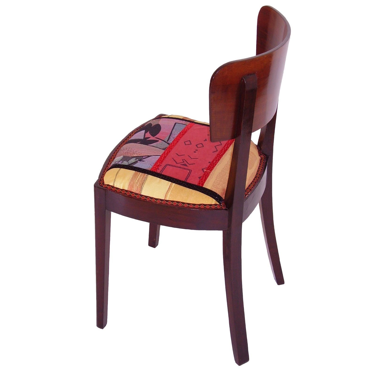 Art-déco-Beistellstühle aus Nussbaumholz, 1920er Jahre, Original-Sitz mit abstrakter Polsterung (Art déco) im Angebot