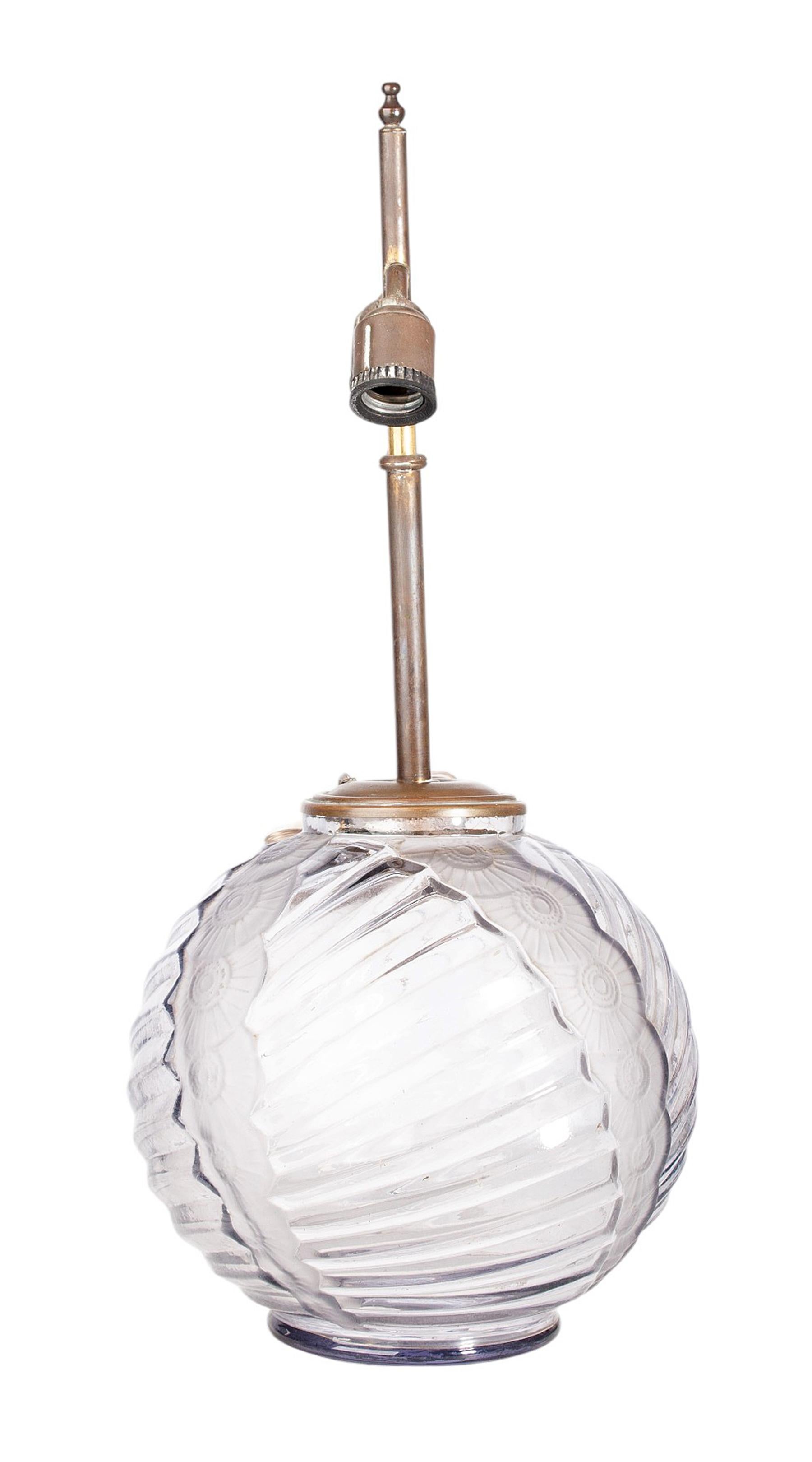 Lámpara esférica de cristal Art Déco de los años 20 de Henri Dieupart para Simonet Frères, Francia Art Decó en venta