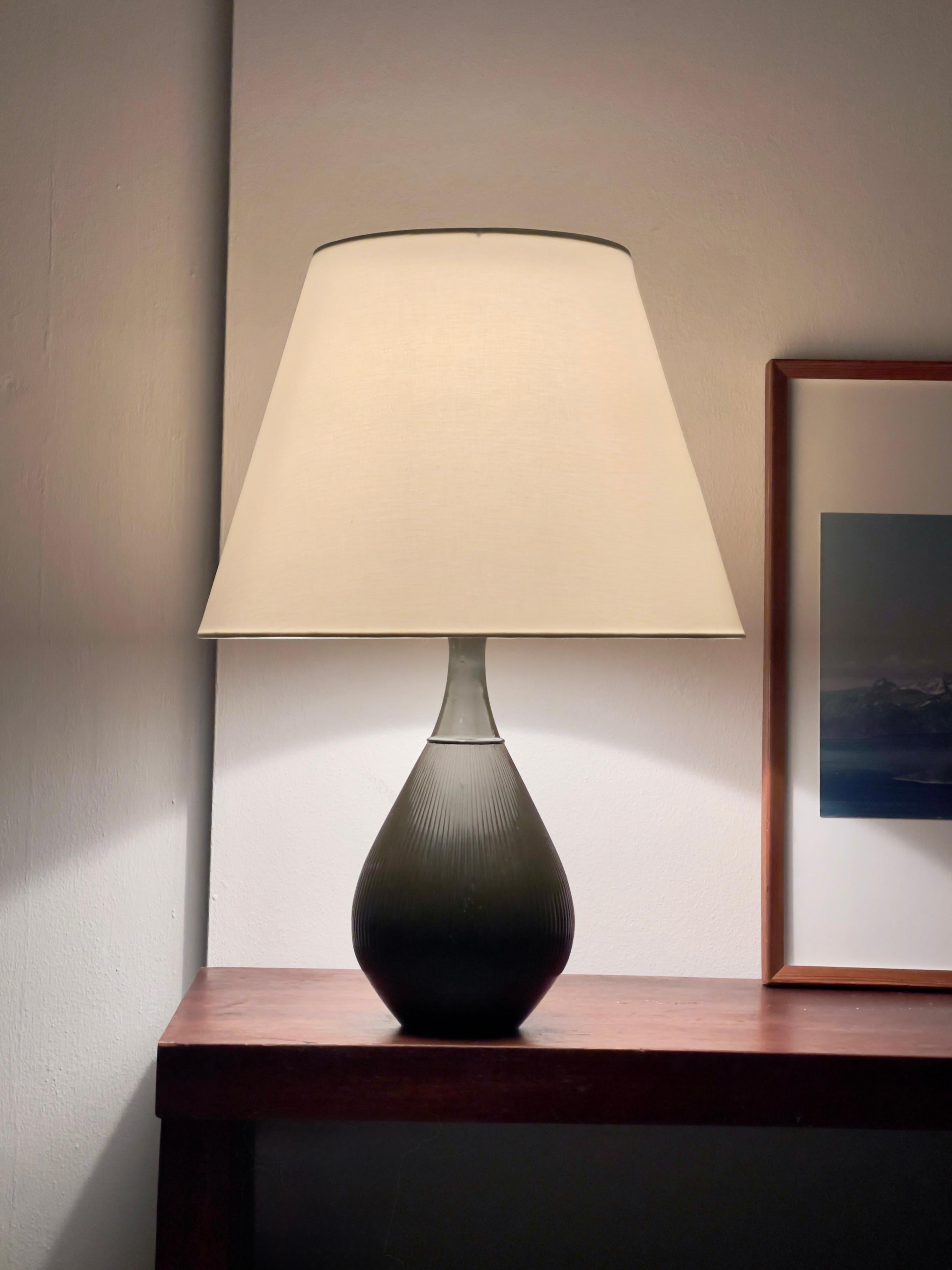 1920s Art Deco table lamp in disco metal by sculptor Just Andersen, Copenhagen For Sale 8
