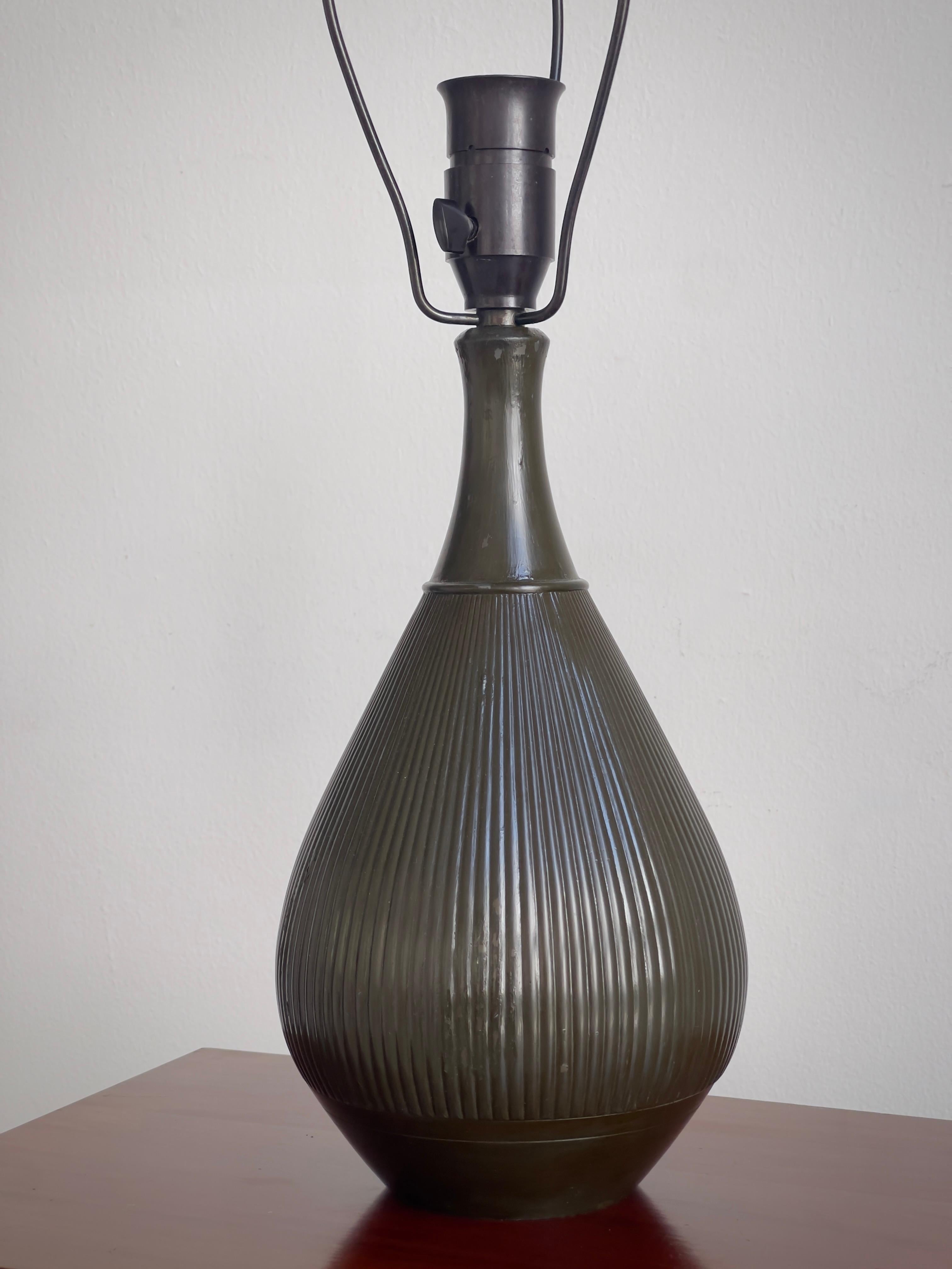 1920s Art Deco table lamp in disco metal by sculptor Just Andersen, Copenhagen For Sale 6
