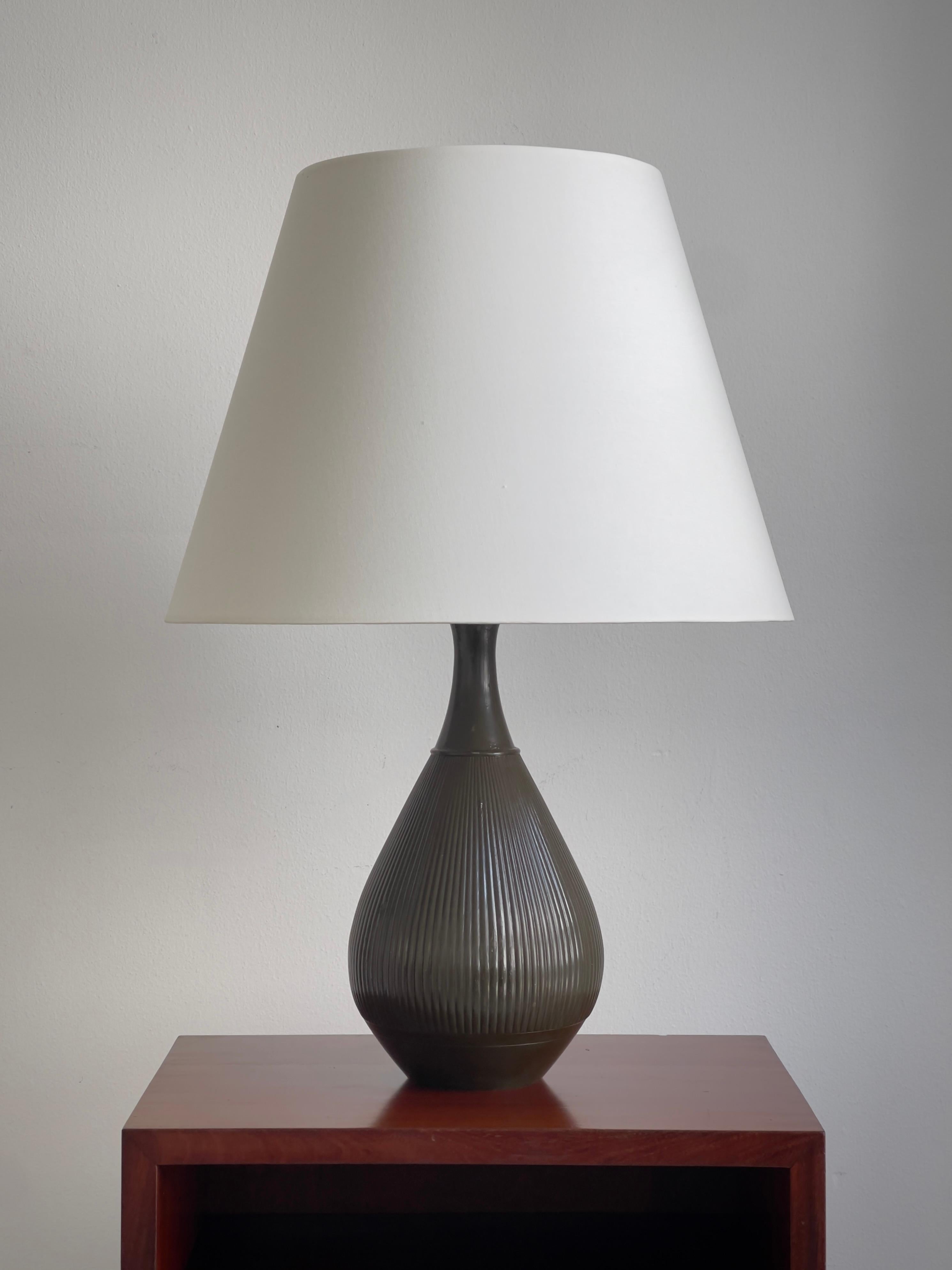 Danish 1920s Art Deco table lamp in disco metal by sculptor Just Andersen, Copenhagen For Sale