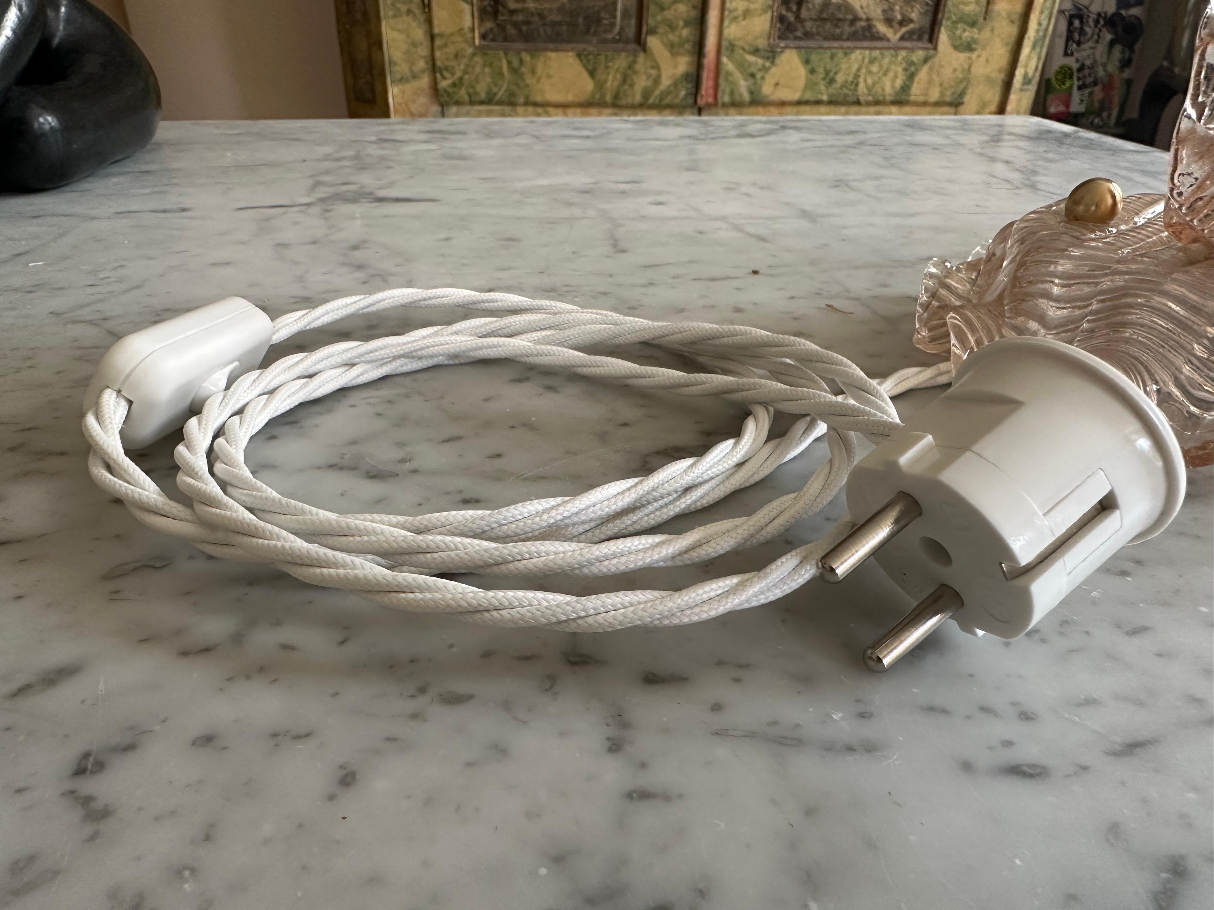 Hand-Crafted 1920s Art Deco Table Lamp in Rose-Colored Murano Glass – Attributed to Ercole Ba For Sale