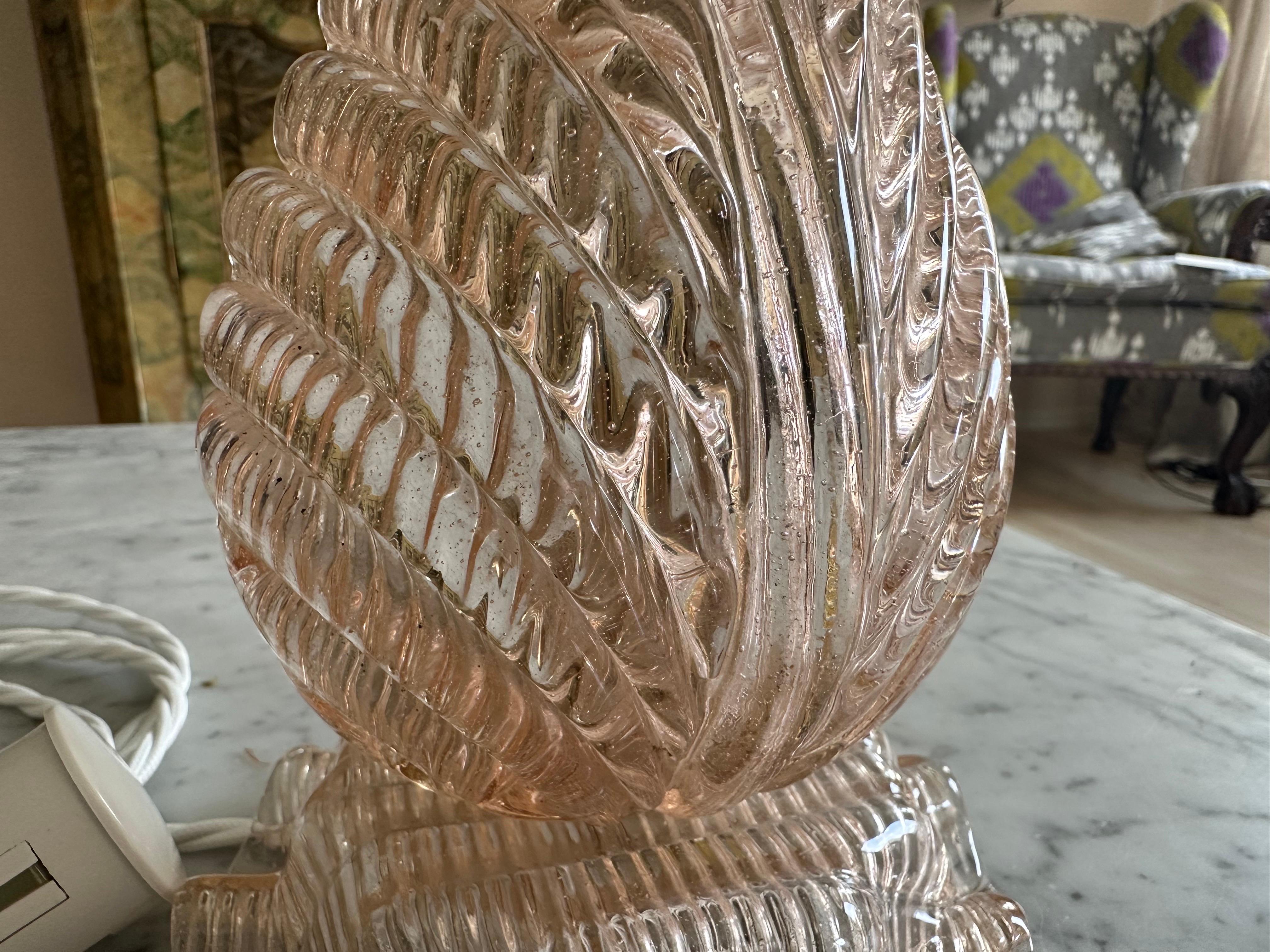 1920s Art Deco Table Lamp in Rose-Colored Murano Glass – Attributed to Ercole Ba For Sale 1