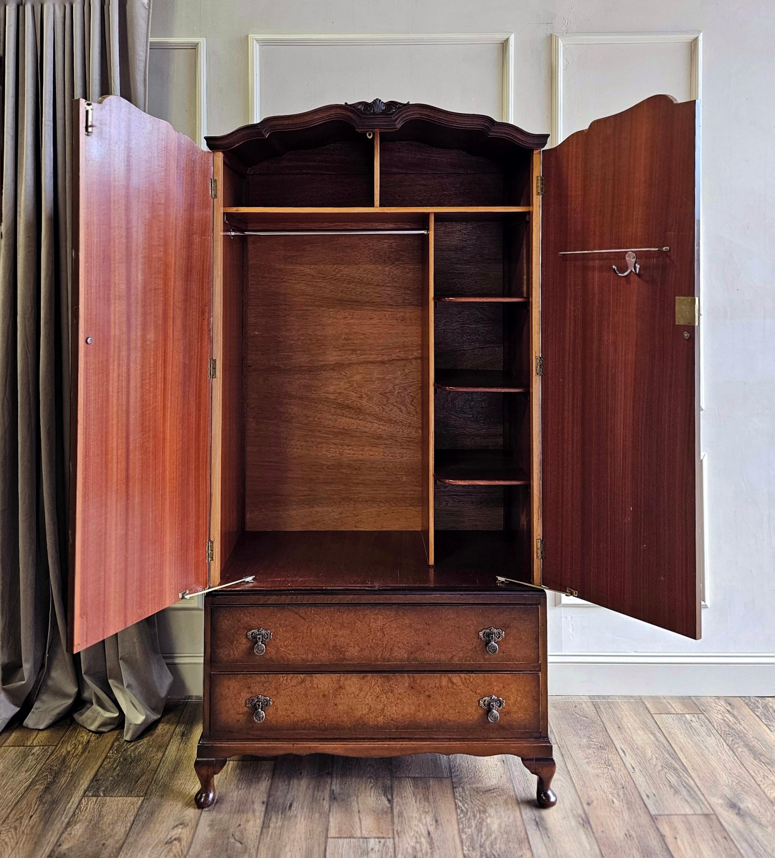 Made in England in the manner of Maple & Co between the late 1920s and early 1930s, this piece reflects a quieter side of Art Deco. No mirrors or chrome. Just clean lines, curved edges, and carefully chosen materials. The feet borrow from Queen