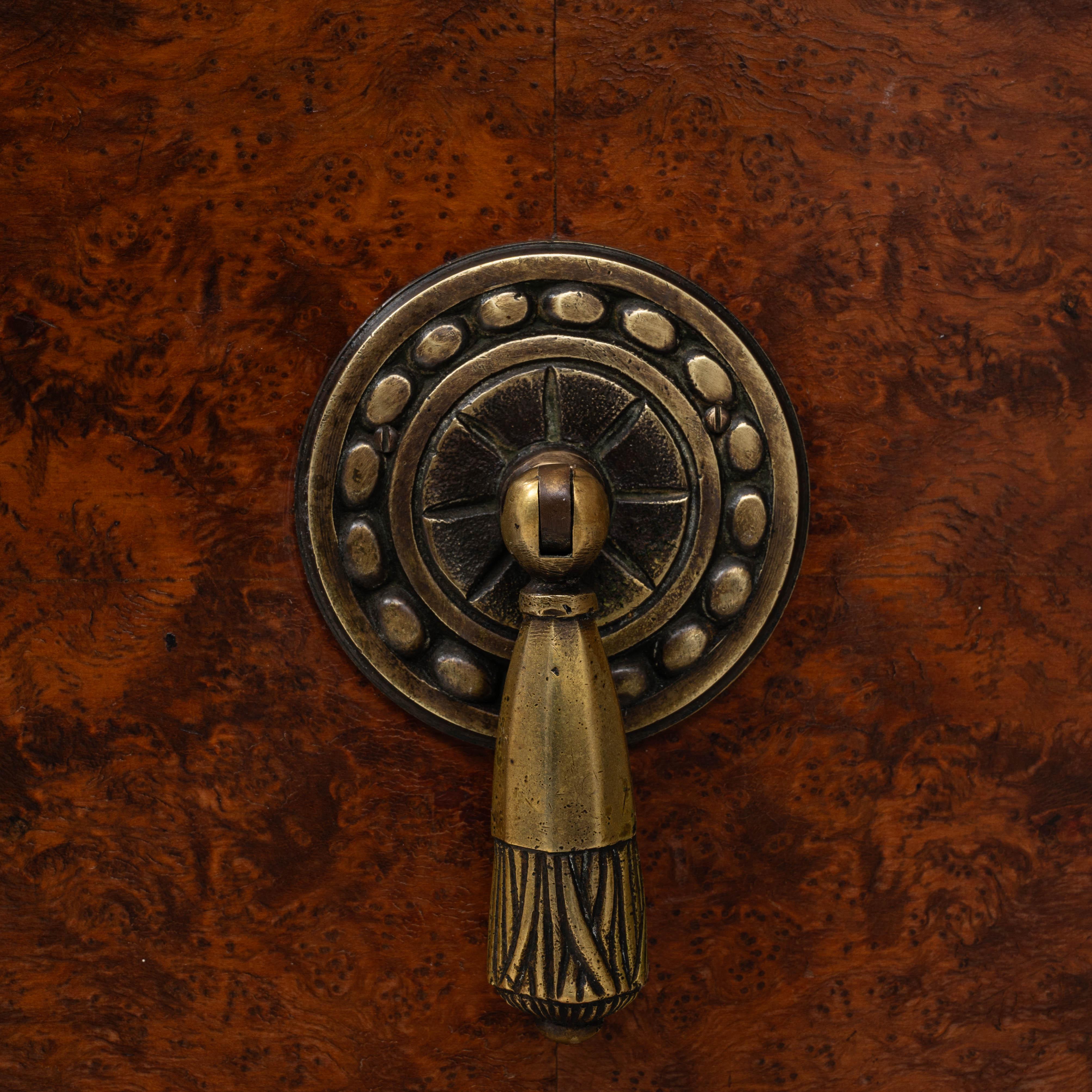 1920s Art Deco Wooden Sideboard with Marble Top en venta 9