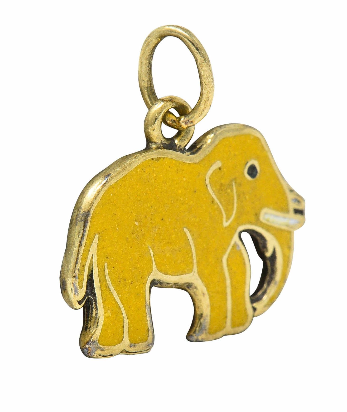 Breloque éléphant Art déco en or 14 carats et émail jaune, années 1920 Excellent état à Philadelphia, PA