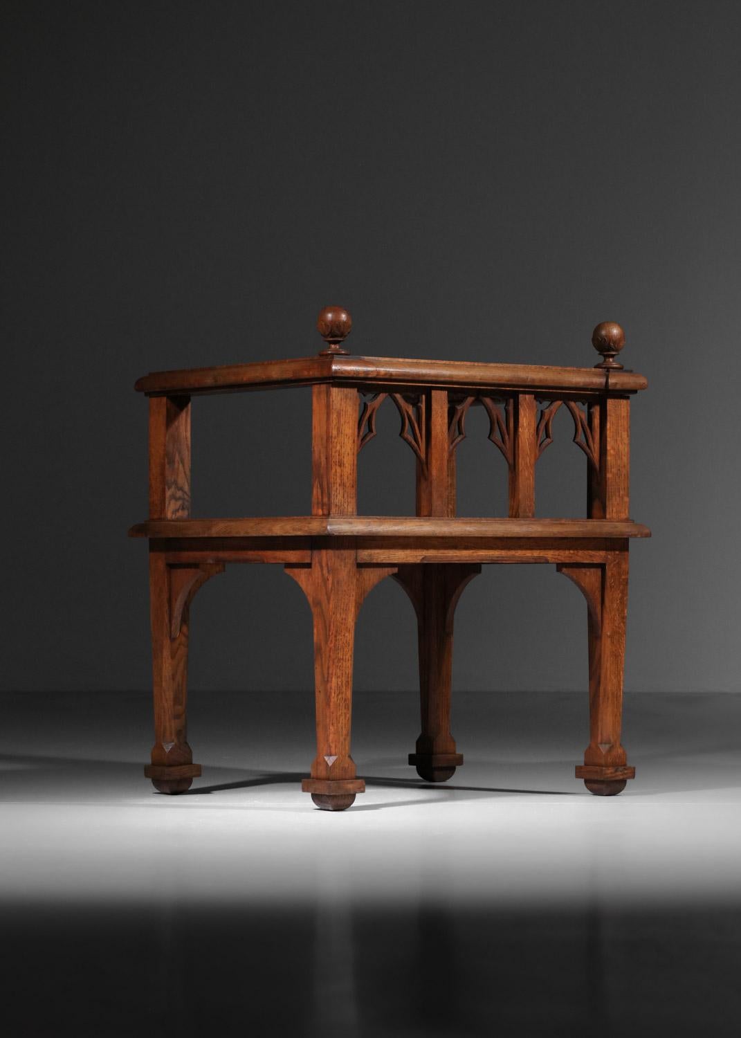 1920s Art Nouveau armchair with Gothic decoration in wood For Sale 4