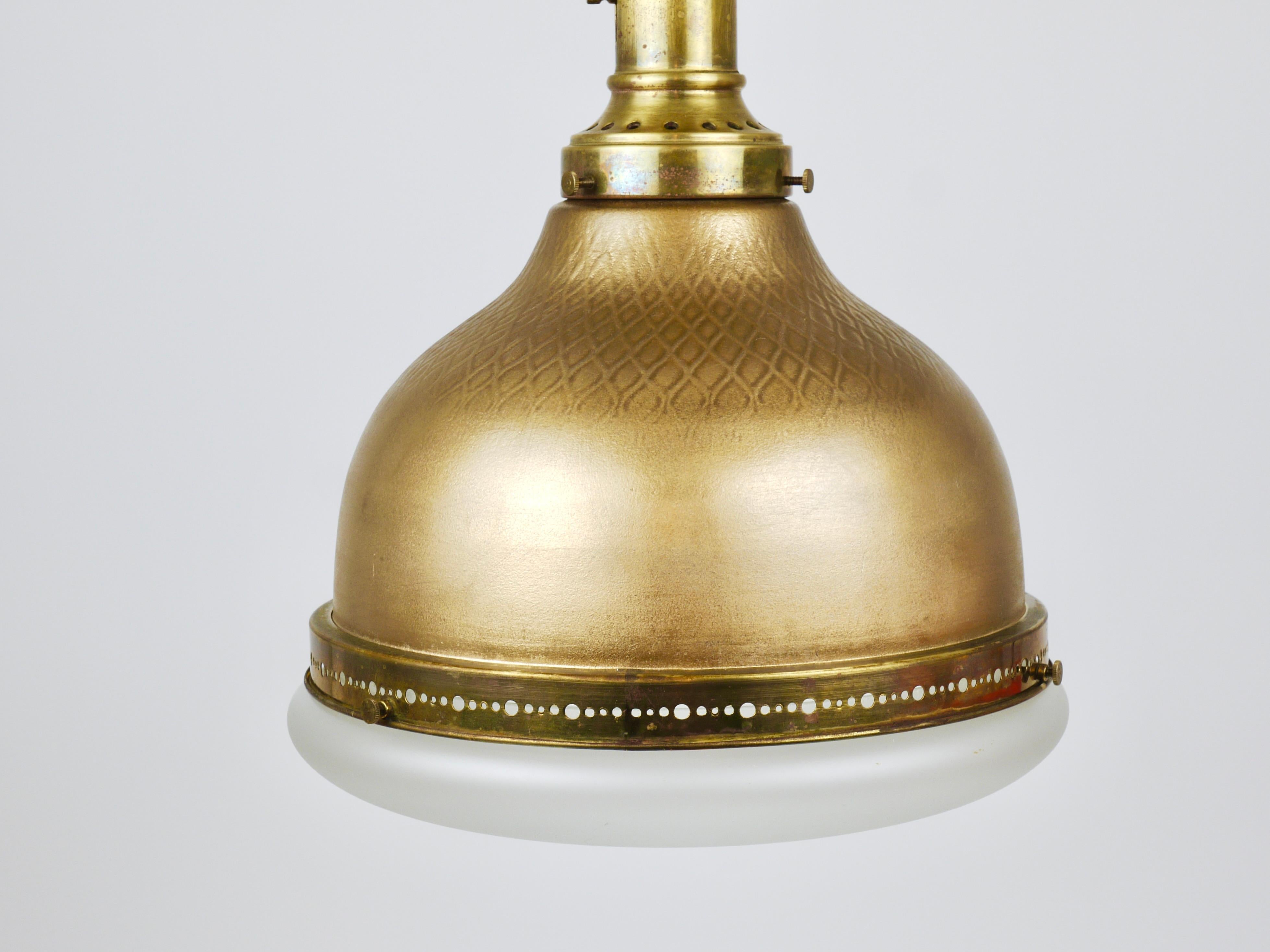 Lámpara colgante de latón y cristal Art Nouveau de los años 20, Jena, Alemania Escarchado en venta