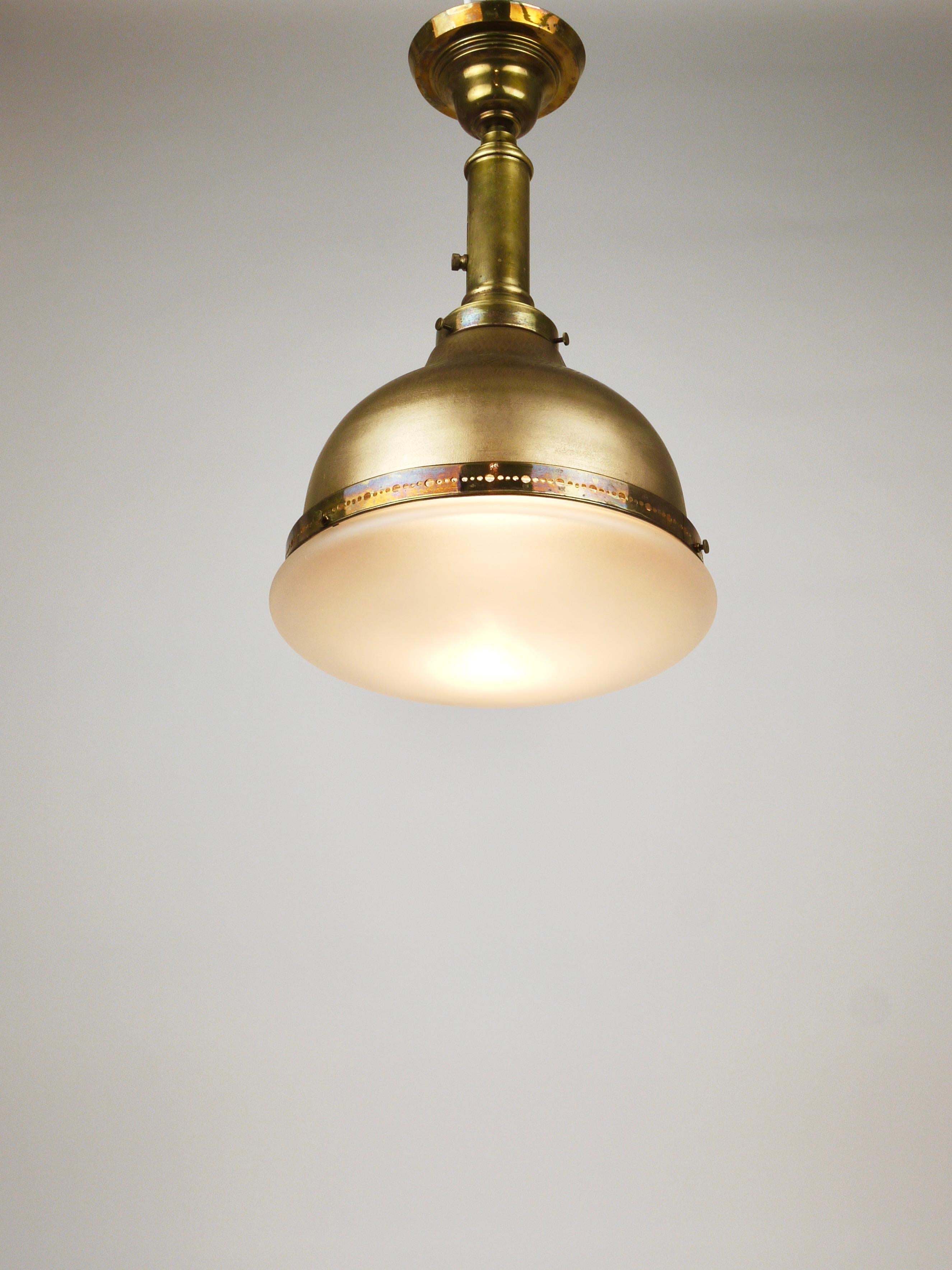 Lámpara colgante de latón y cristal Art Nouveau de los años 20, Jena, Alemania en venta 2