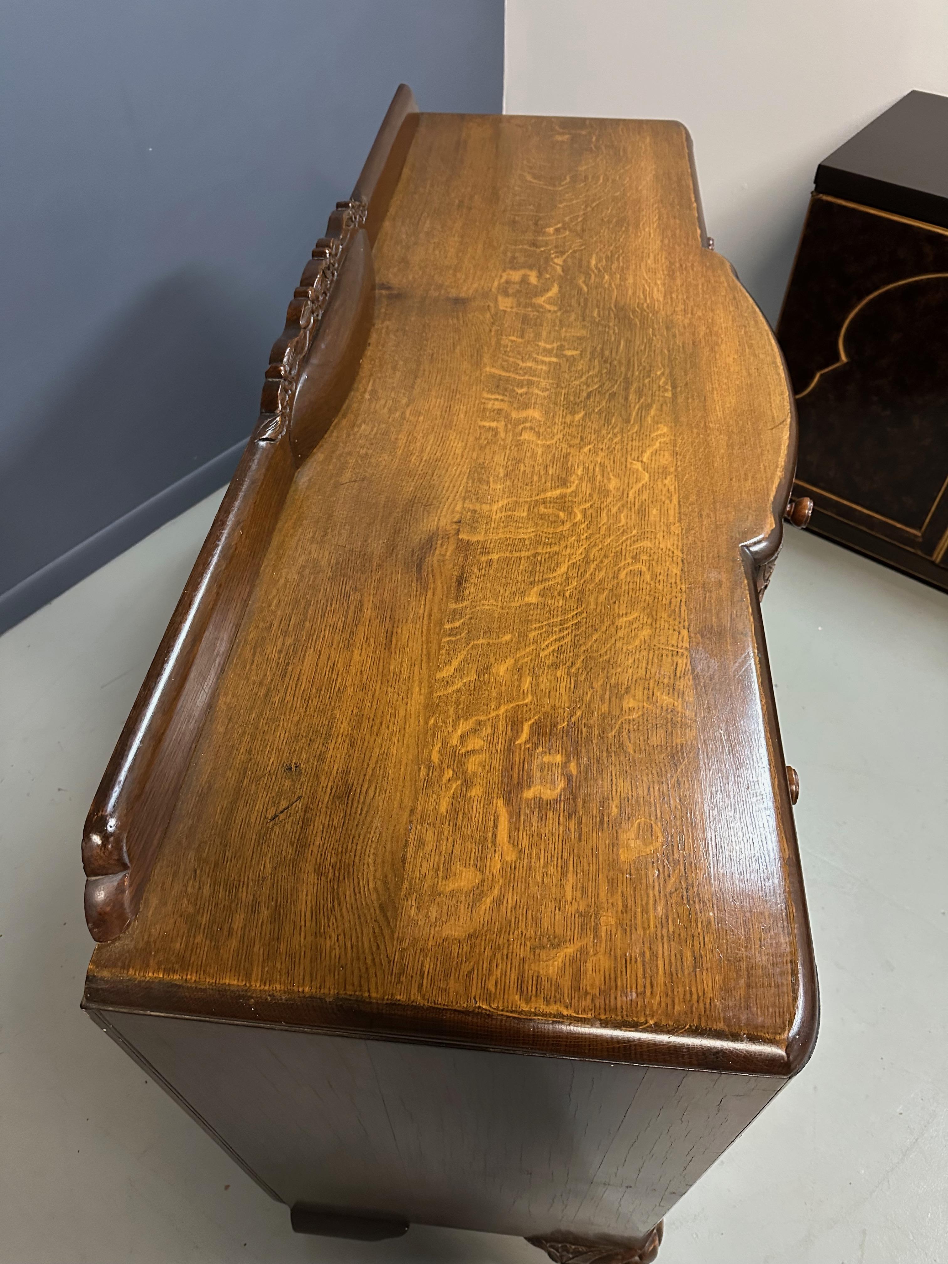 1920s Art Nouveau English Carved Sideboard in Oak For Sale 7
