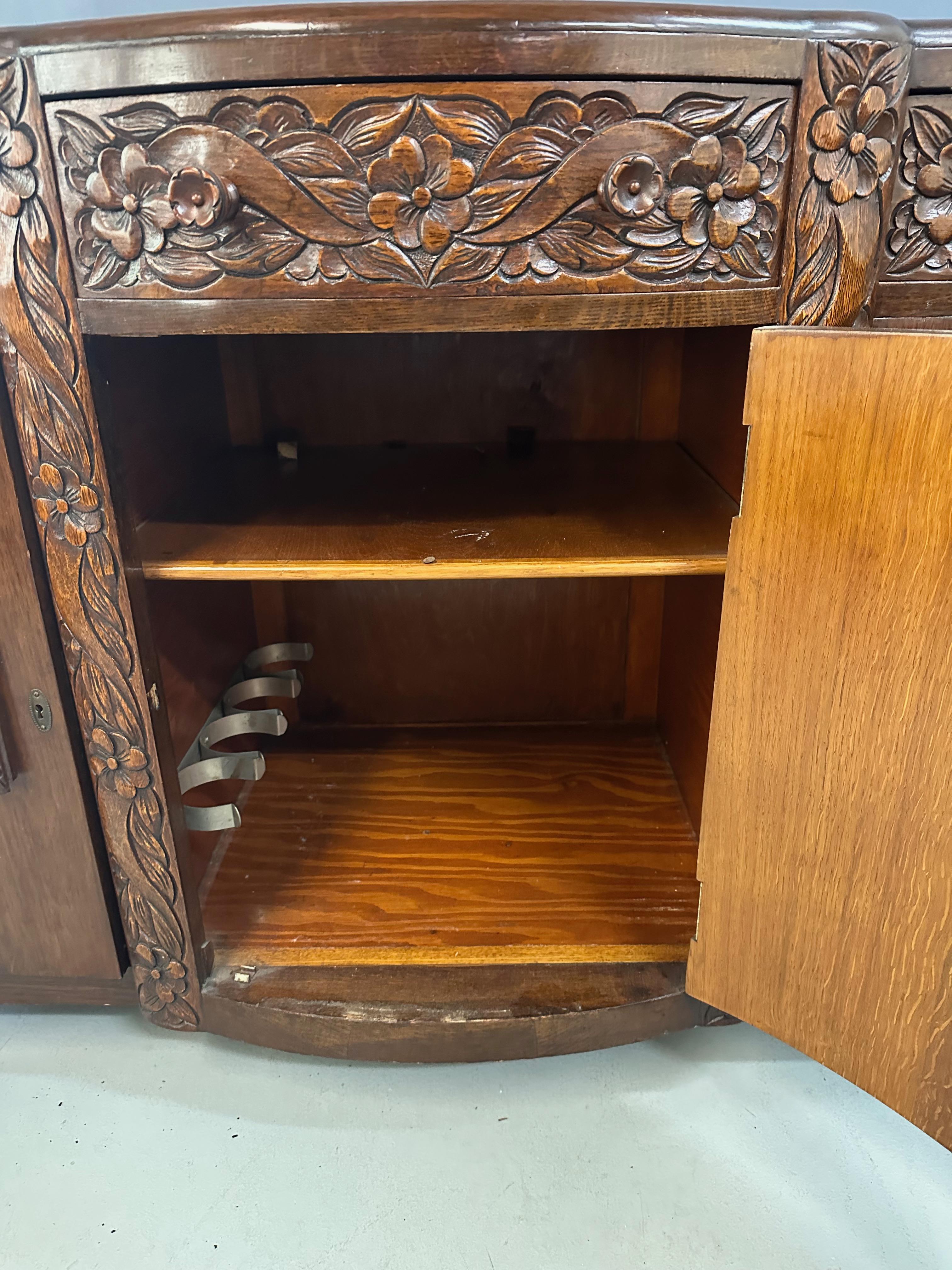 1920s Art Nouveau English Carved Sideboard in Oak For Sale 11