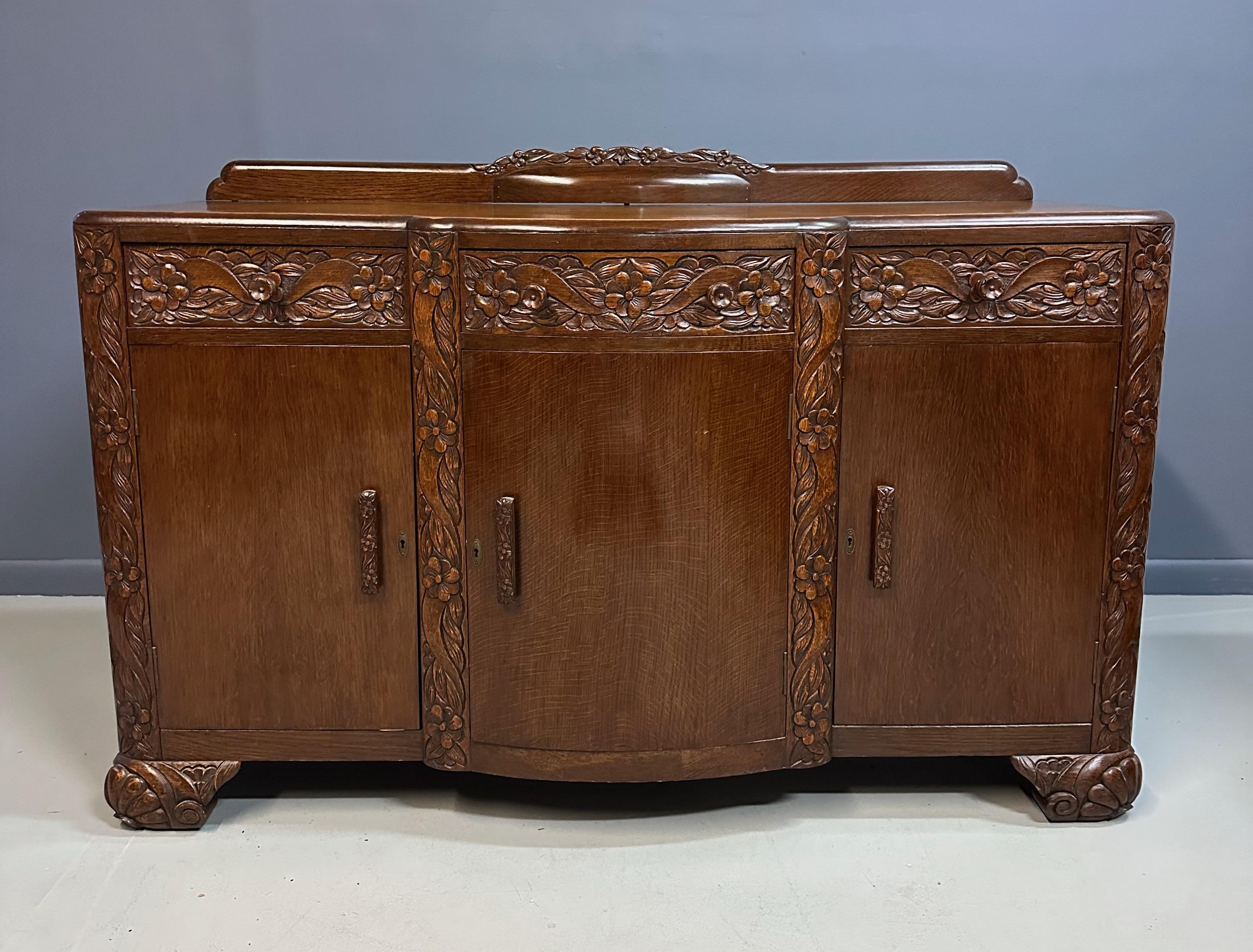 European 1920s Art Nouveau English Carved Sideboard in Oak For Sale