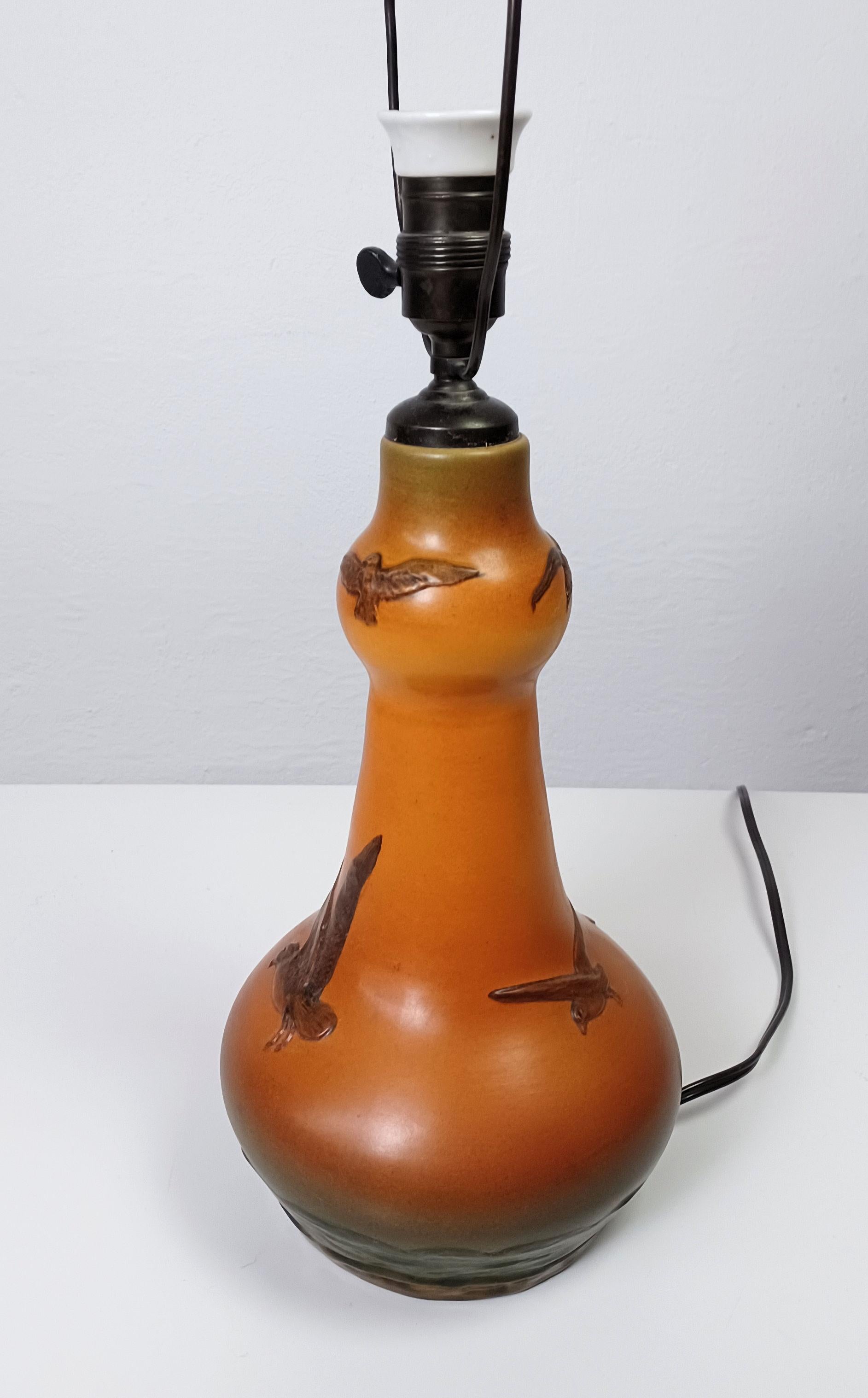 Danois Lampe de table mouette Art nouveau des années 1920, réalisée à la main par West pour P. Ipsens Enke en vente
