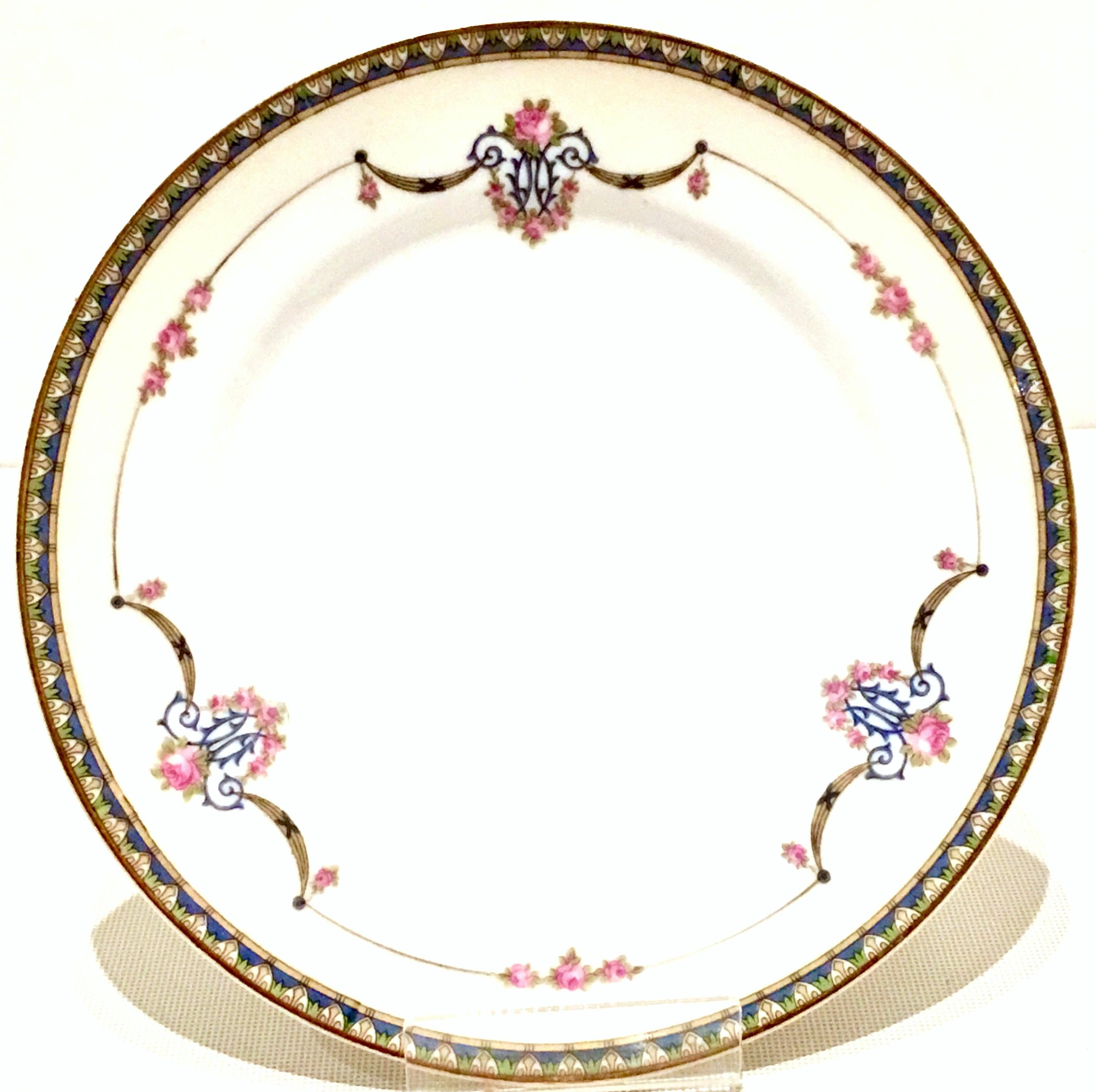 20th Century 1920'S Art Nouveau Japanese Porcelain and 22-Karat 26-Piece Set by Noritake For Sale