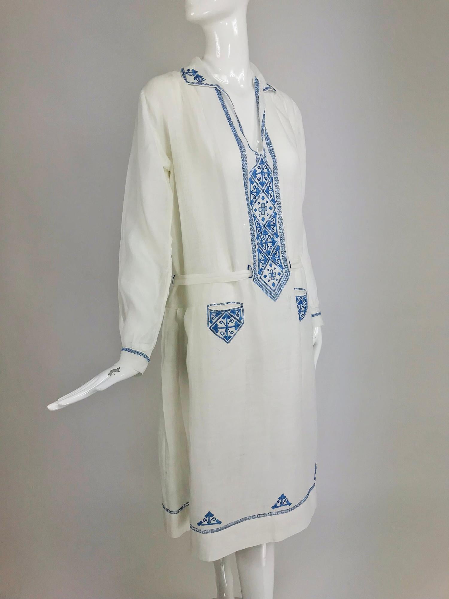 1920s Arts and Crafts Hand Embroidered Blue and White Linen Day Dress 5