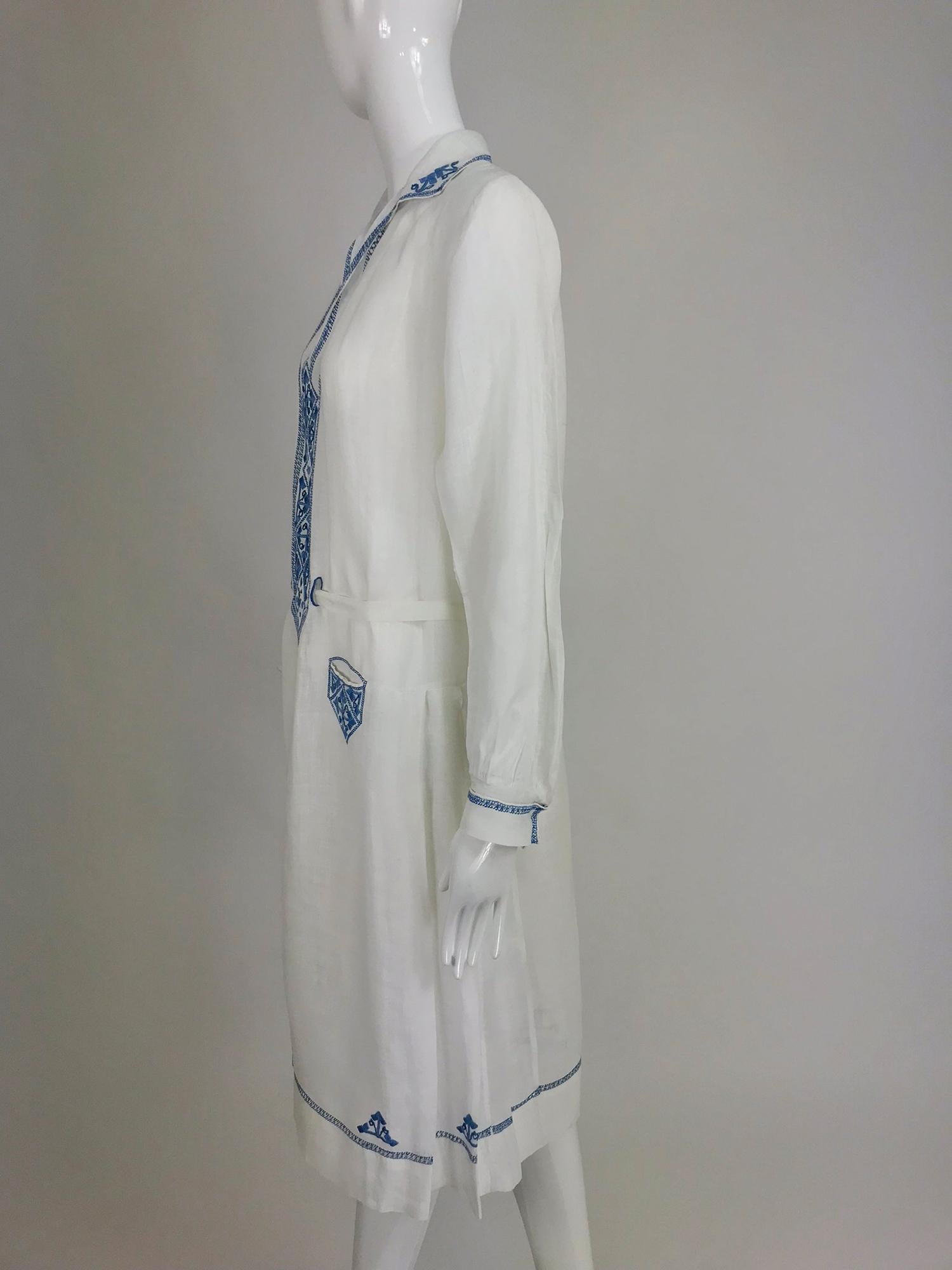 1920s Arts and Crafts Hand Embroidered Blue and White Linen Day Dress In Good Condition In West Palm Beach, FL