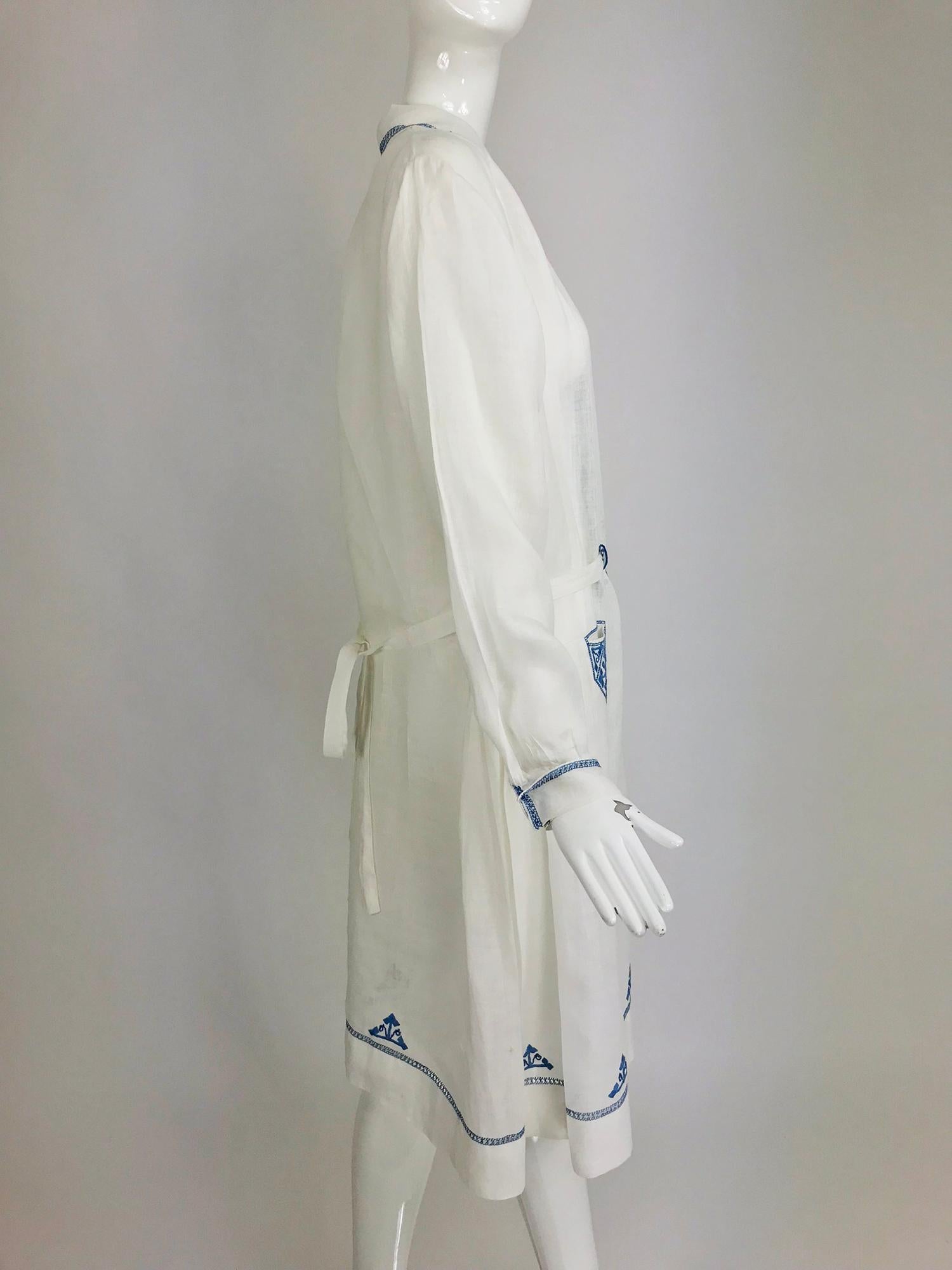 1920s Arts and Crafts Hand Embroidered Blue and White Linen Day Dress 4