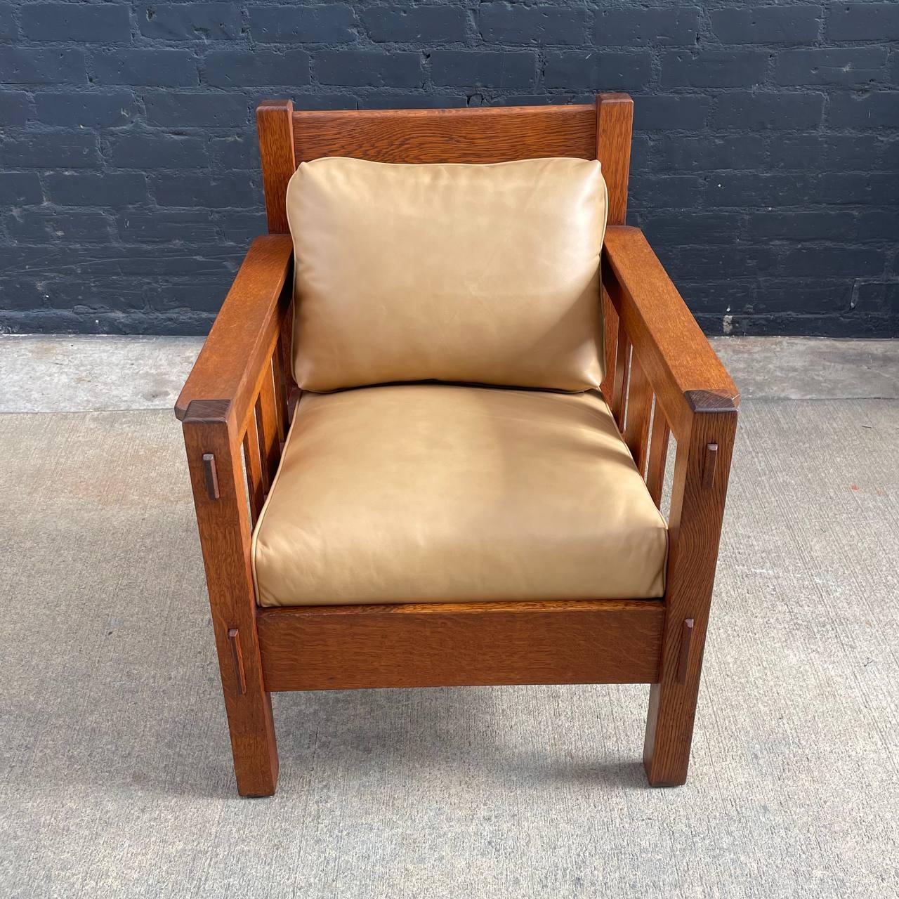 American 1920s Arts & Crafts Mission Oak & Leather Lounge Chair by Stickley  For Sale