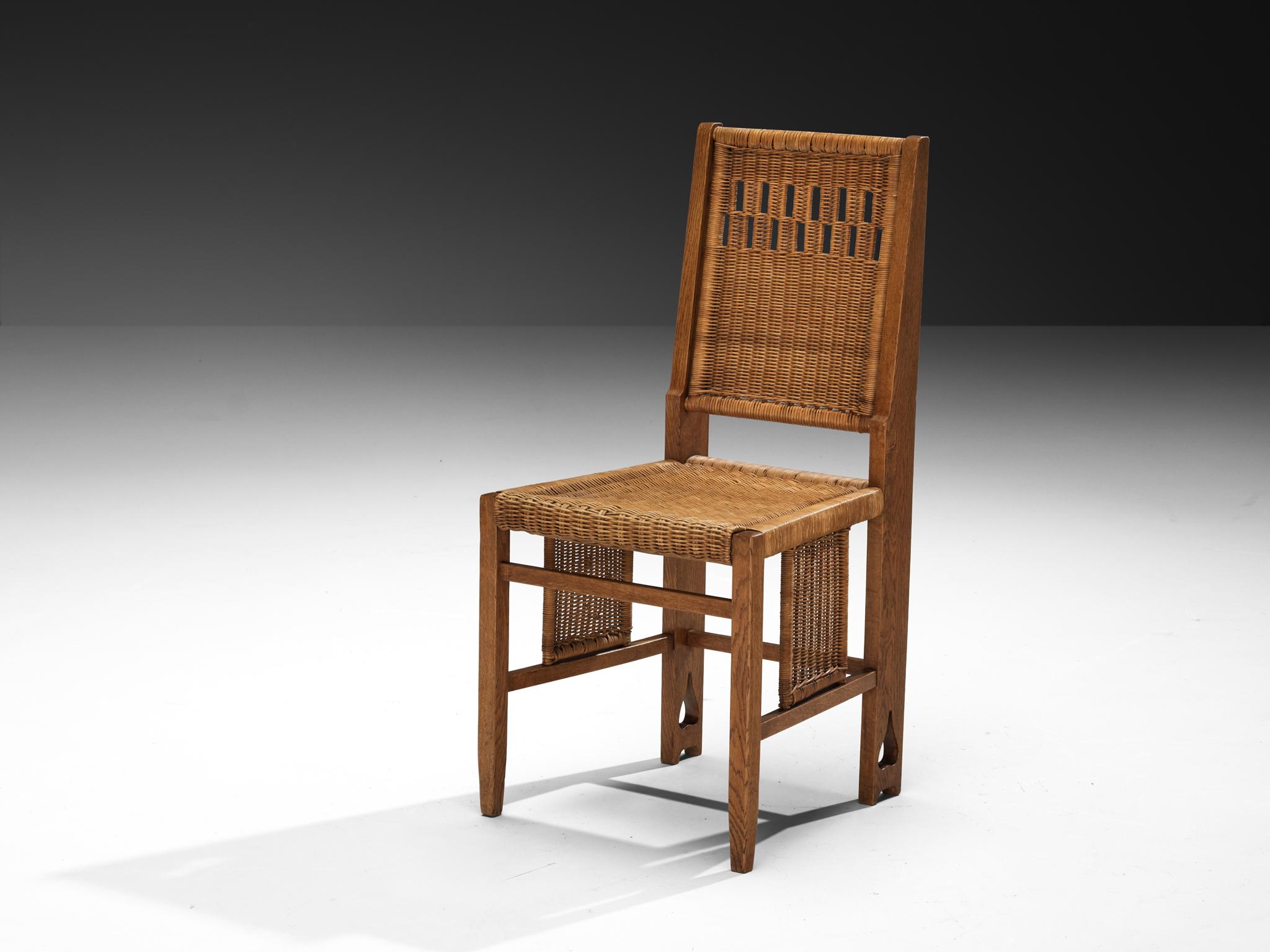 1920er Jahre Arts & Crafts Paar Esszimmerstühle aus Eiche und Rohrholz im Angebot 3