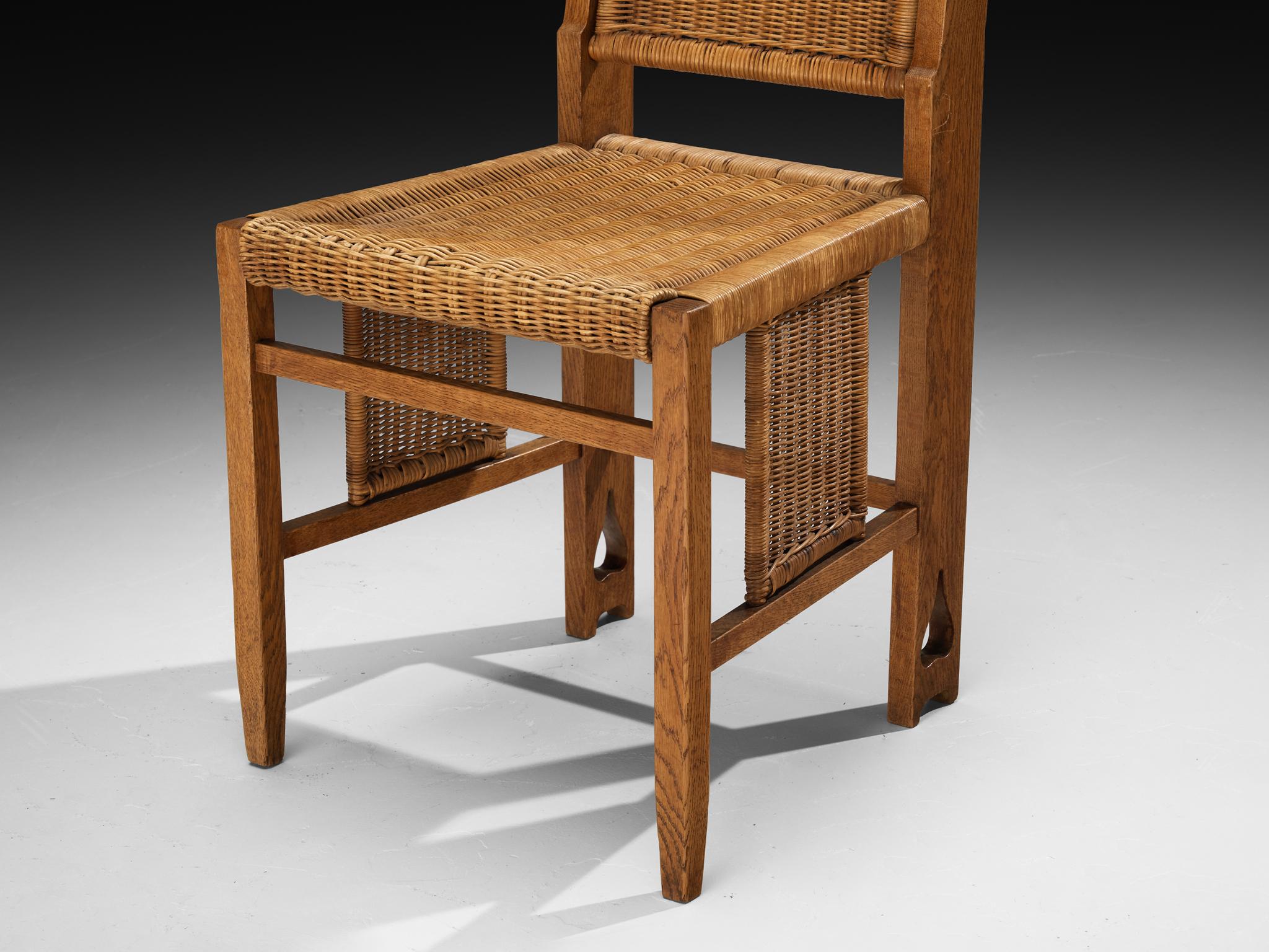 1920er Jahre Arts & Crafts Paar Esszimmerstühle aus Eiche und Rohrholz im Angebot 2