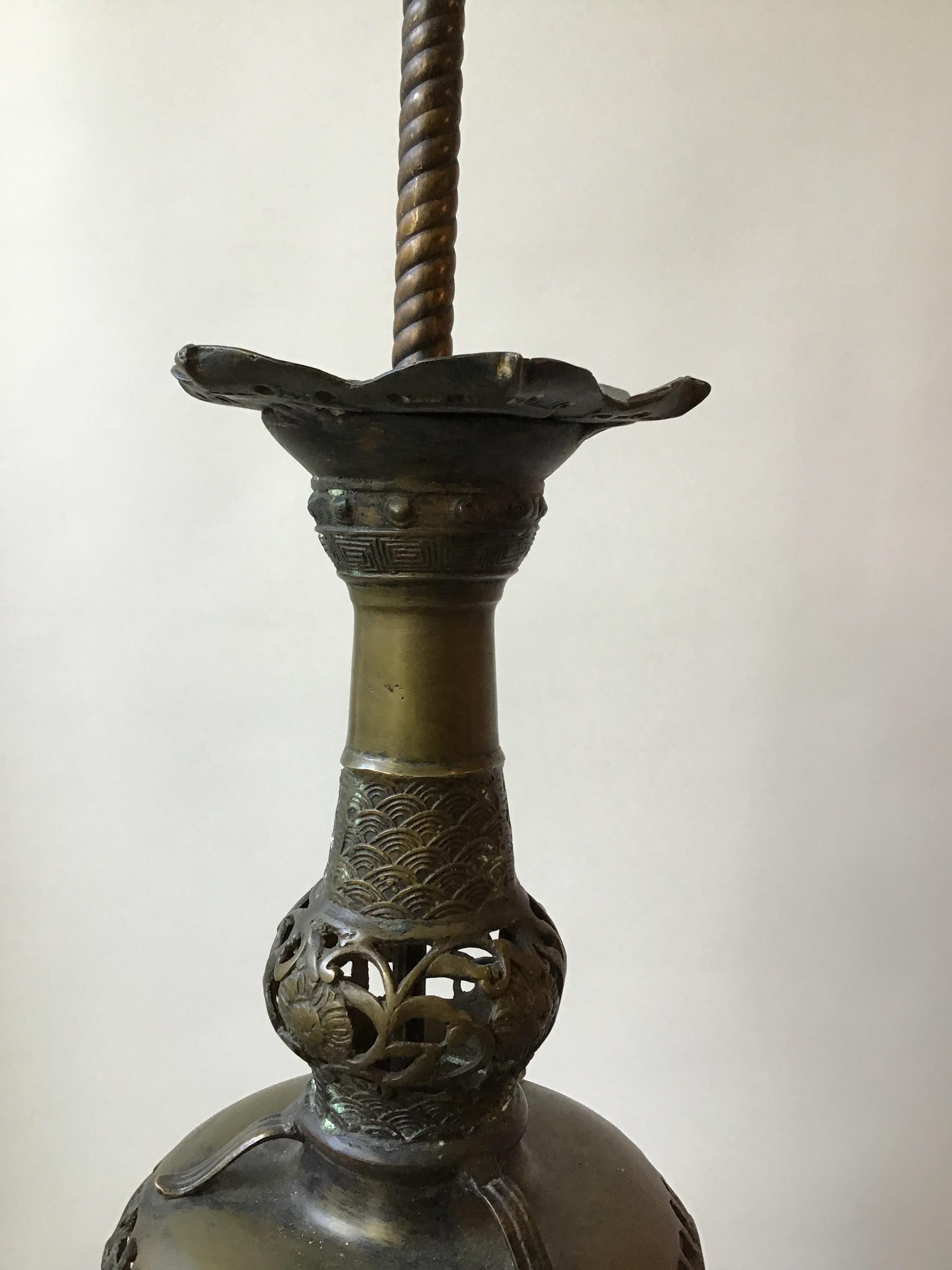 1920s Asian Bronze Table Lamp In Good Condition For Sale In Tarrytown, NY