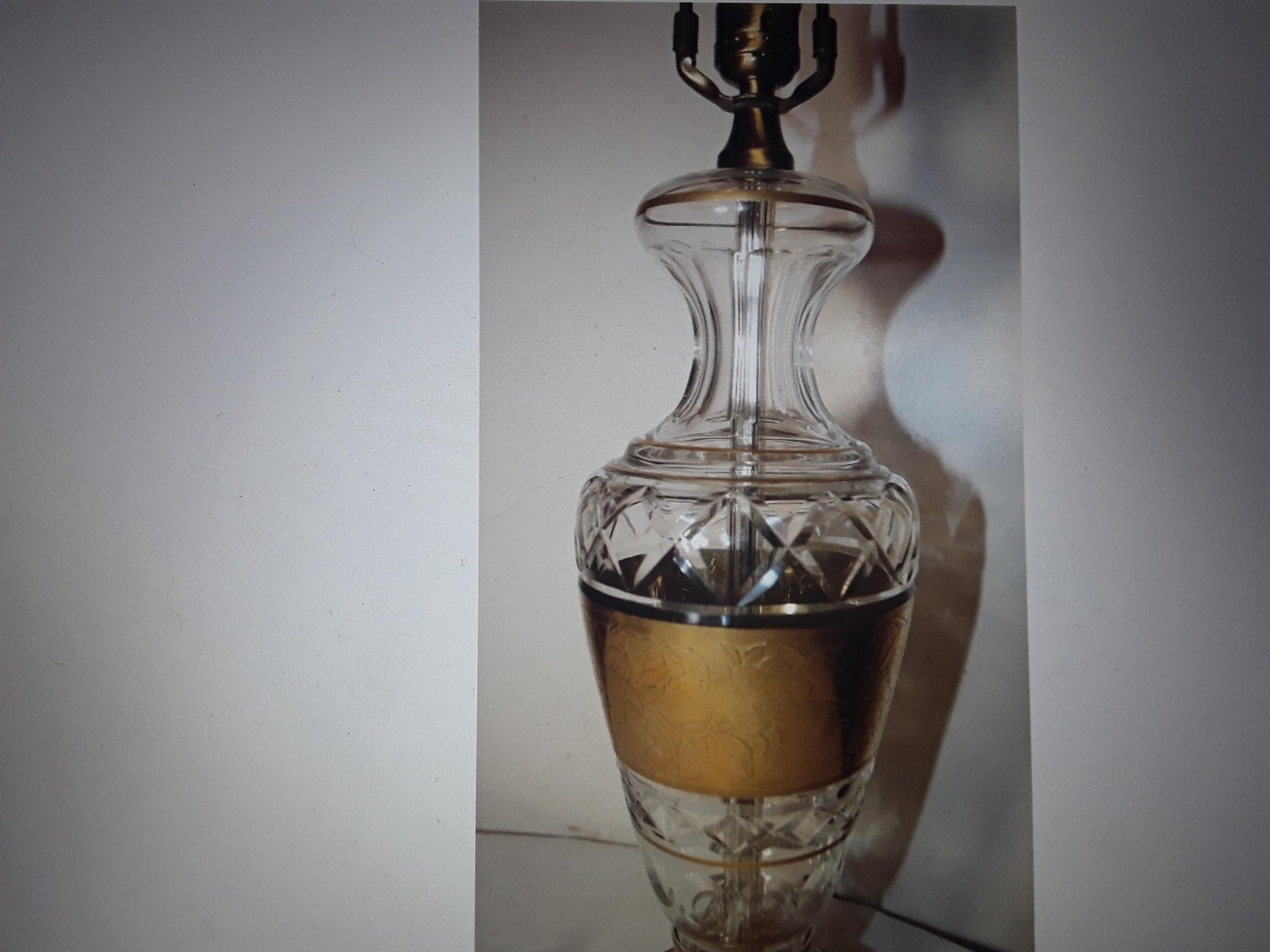 Lampe de bureau Art Déco autrichienne des années 1920 en cristal/or à bandes florales attribuée à Josef Hoffmann Bon état - En vente à Opa Locka, FL