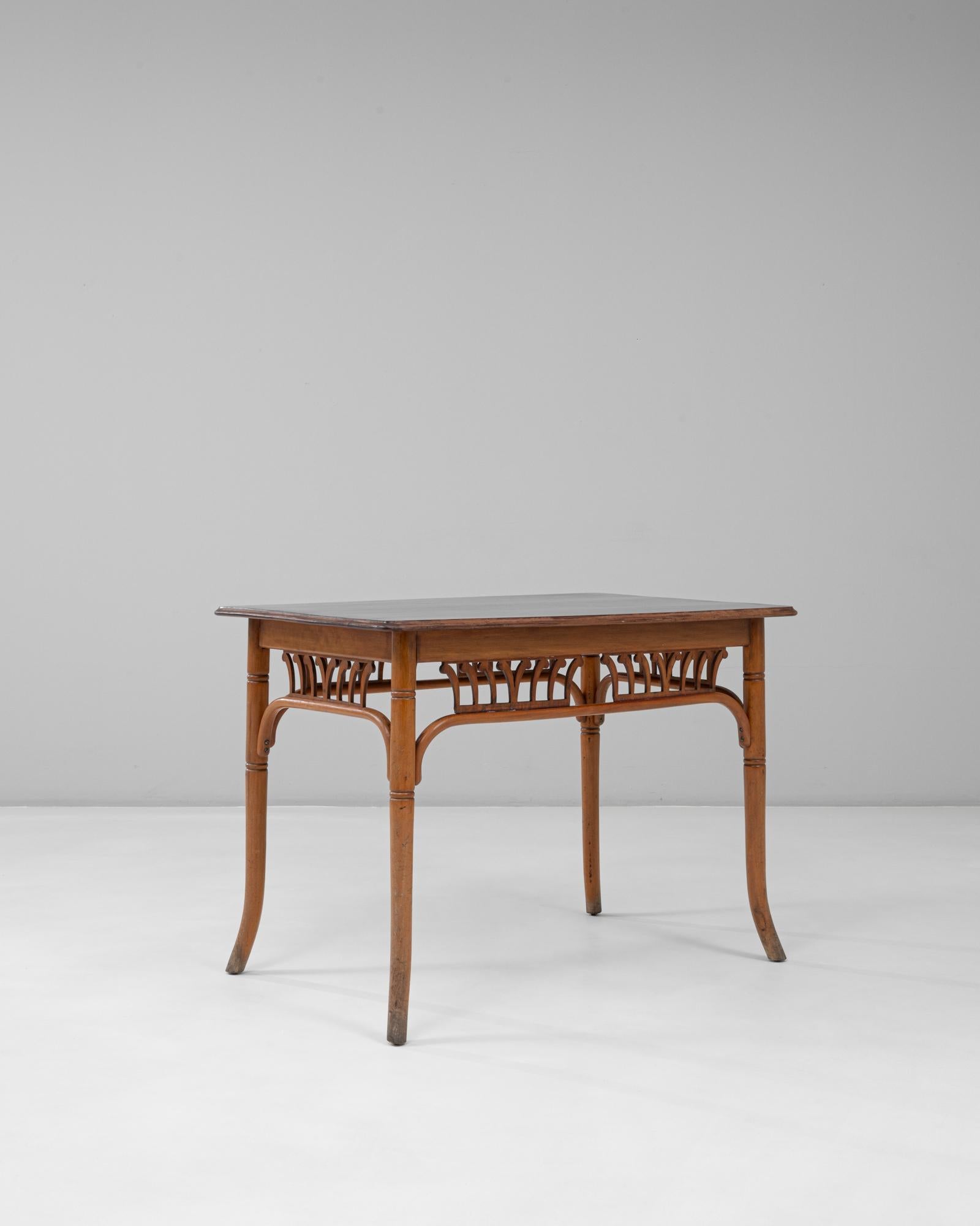 1920s Austrian Art Nouveau Bentwood Side Table For Sale 1
