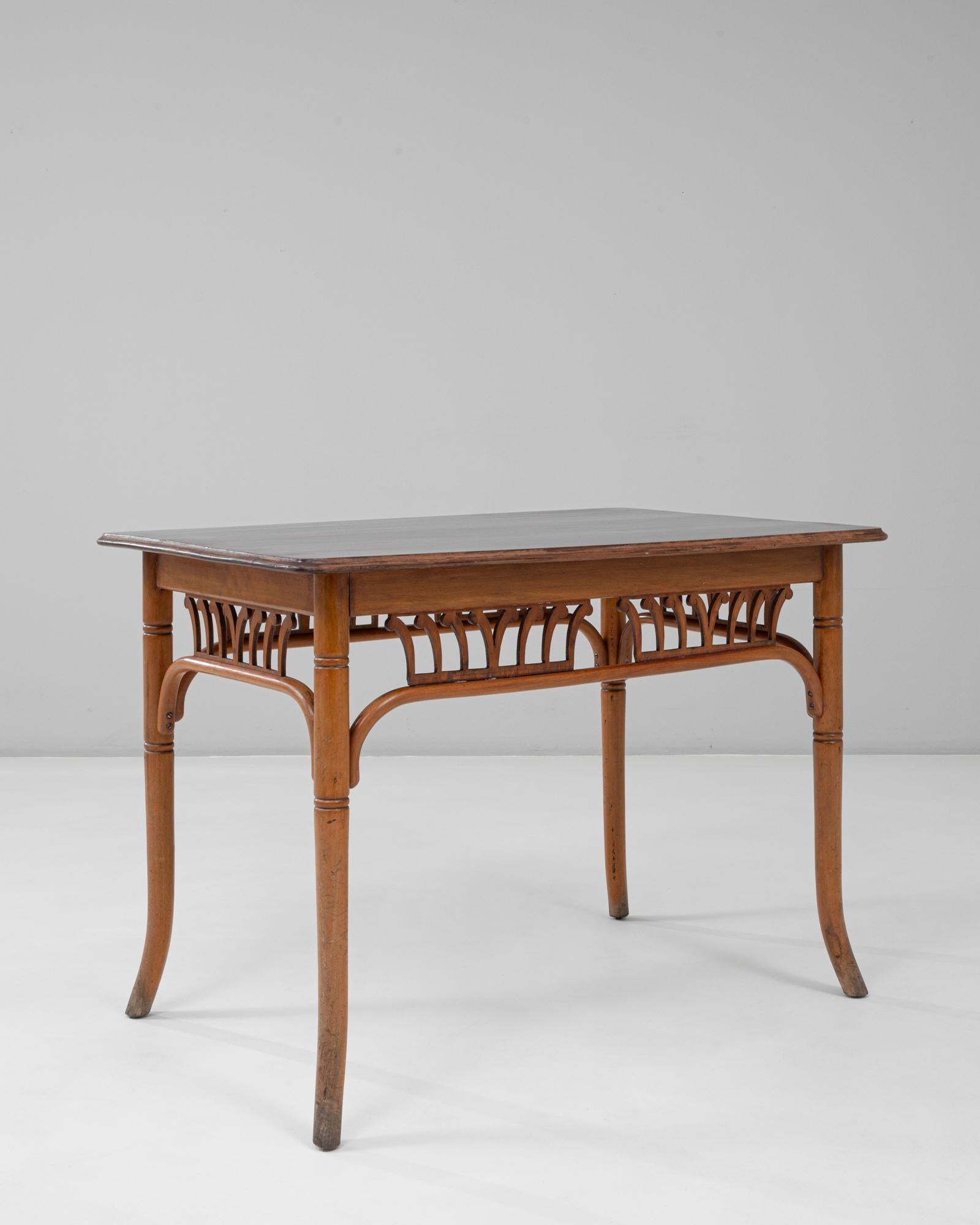 1920s Austrian Art Nouveau Bentwood Side Table For Sale 3