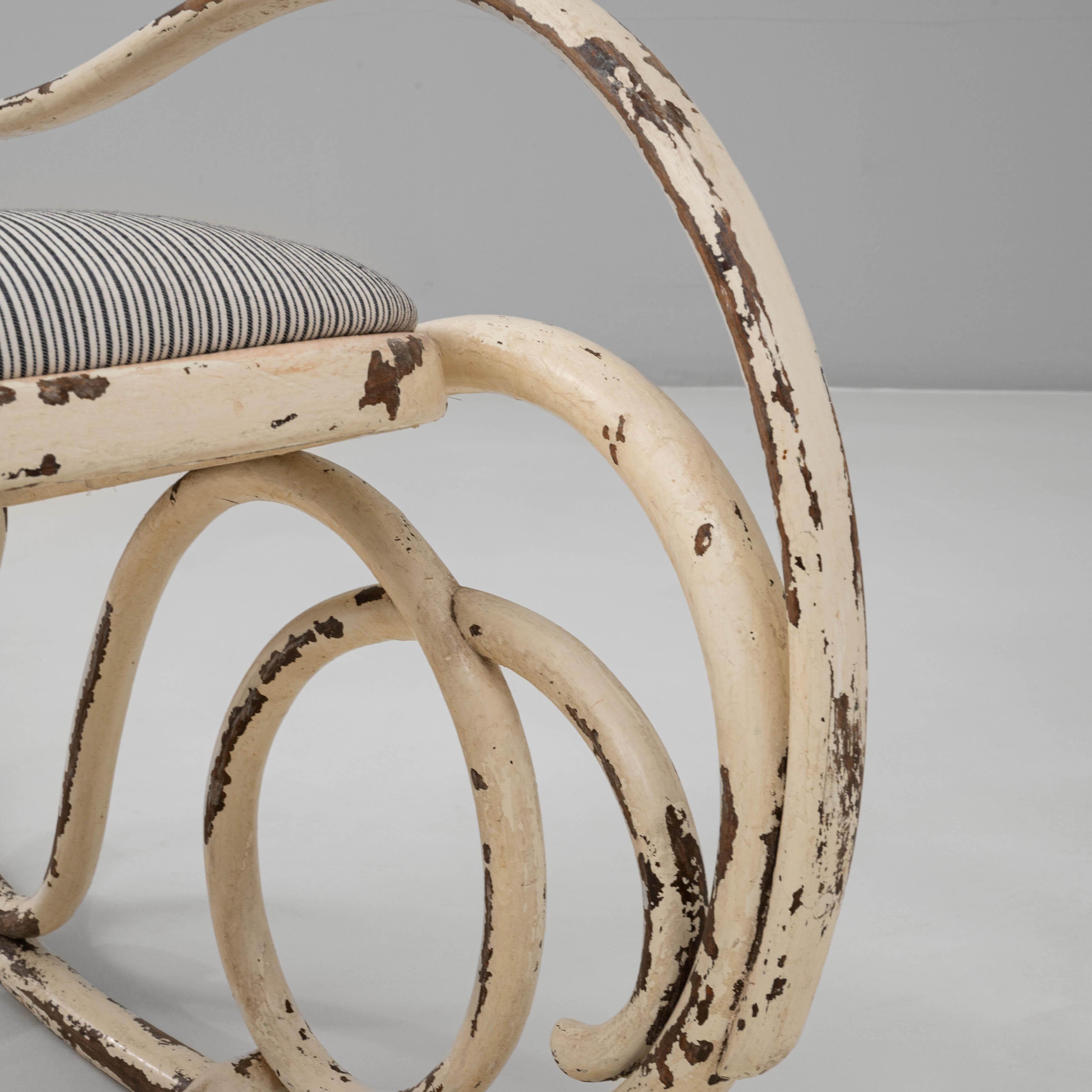1920s Austrian Thonet-Style Bentwood Rocking Chair with Striped Upholstery For Sale 7