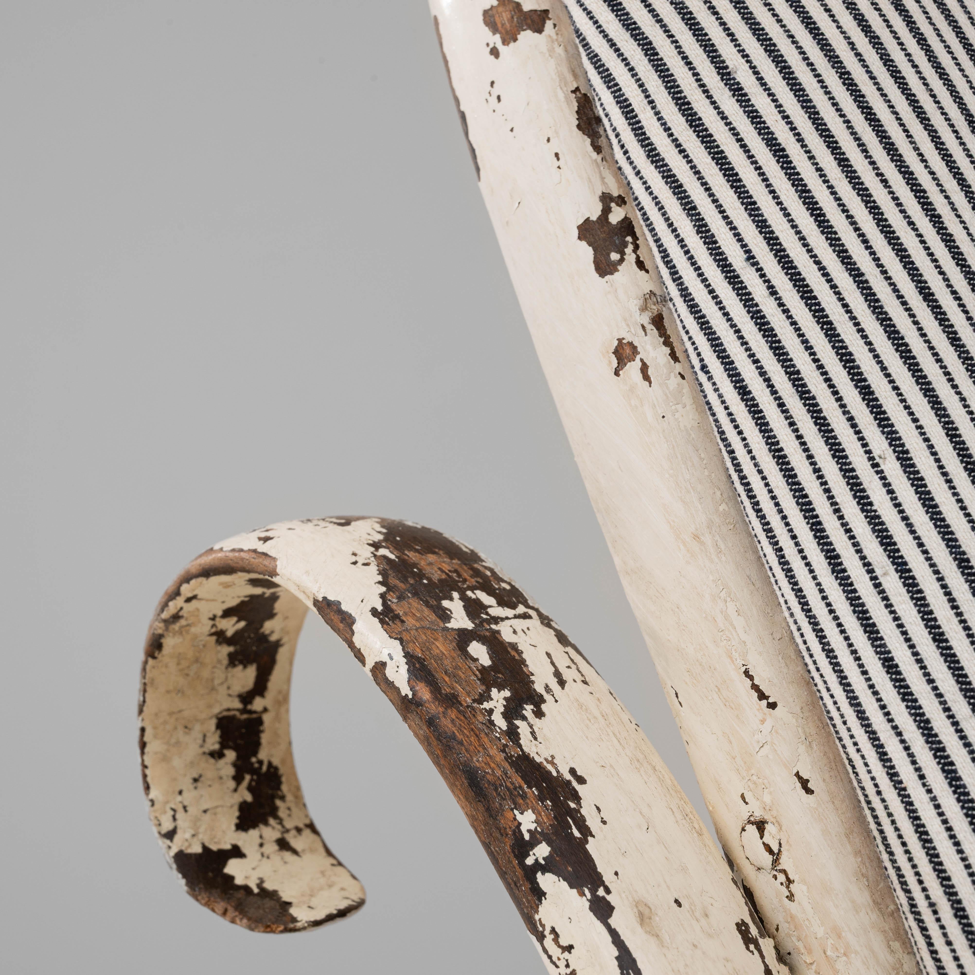 1920s Austrian Thonet-Style Bentwood Rocking Chair with Striped Upholstery For Sale 9