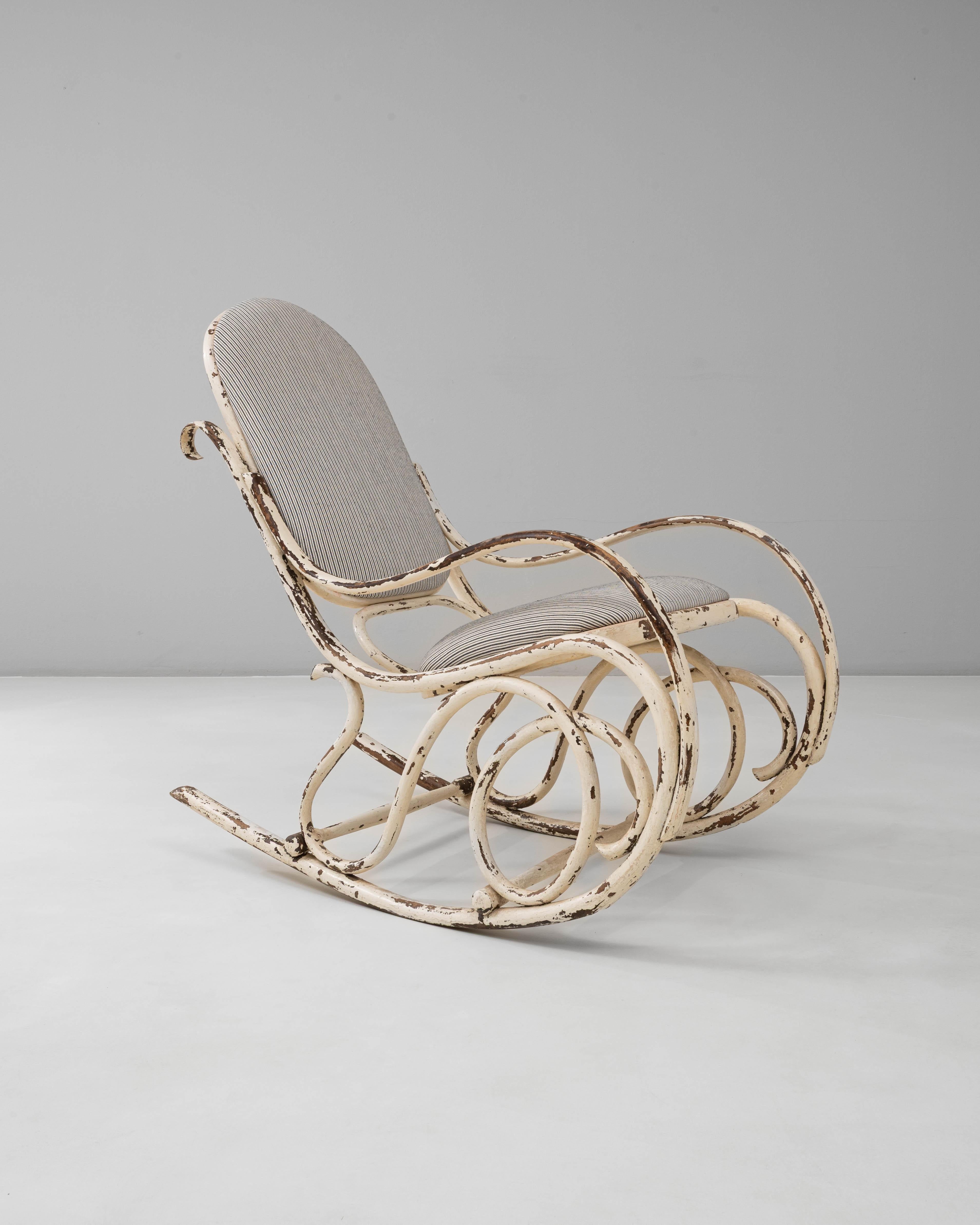 1920s Austrian Thonet-Style Bentwood Rocking Chair with Striped Upholstery For Sale 11