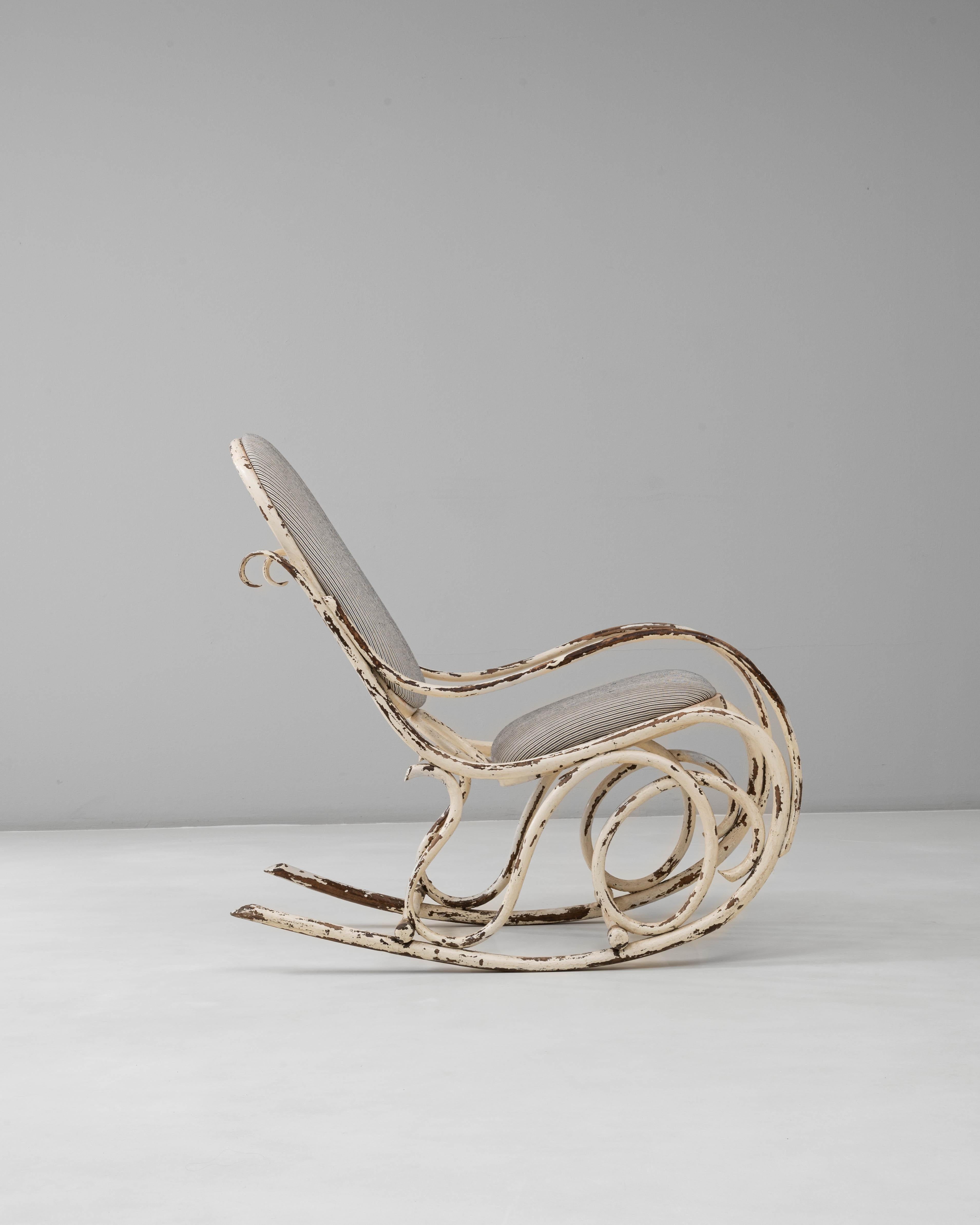 1920s Austrian Thonet-Style Bentwood Rocking Chair with Striped Upholstery In Good Condition For Sale In High Point, NC