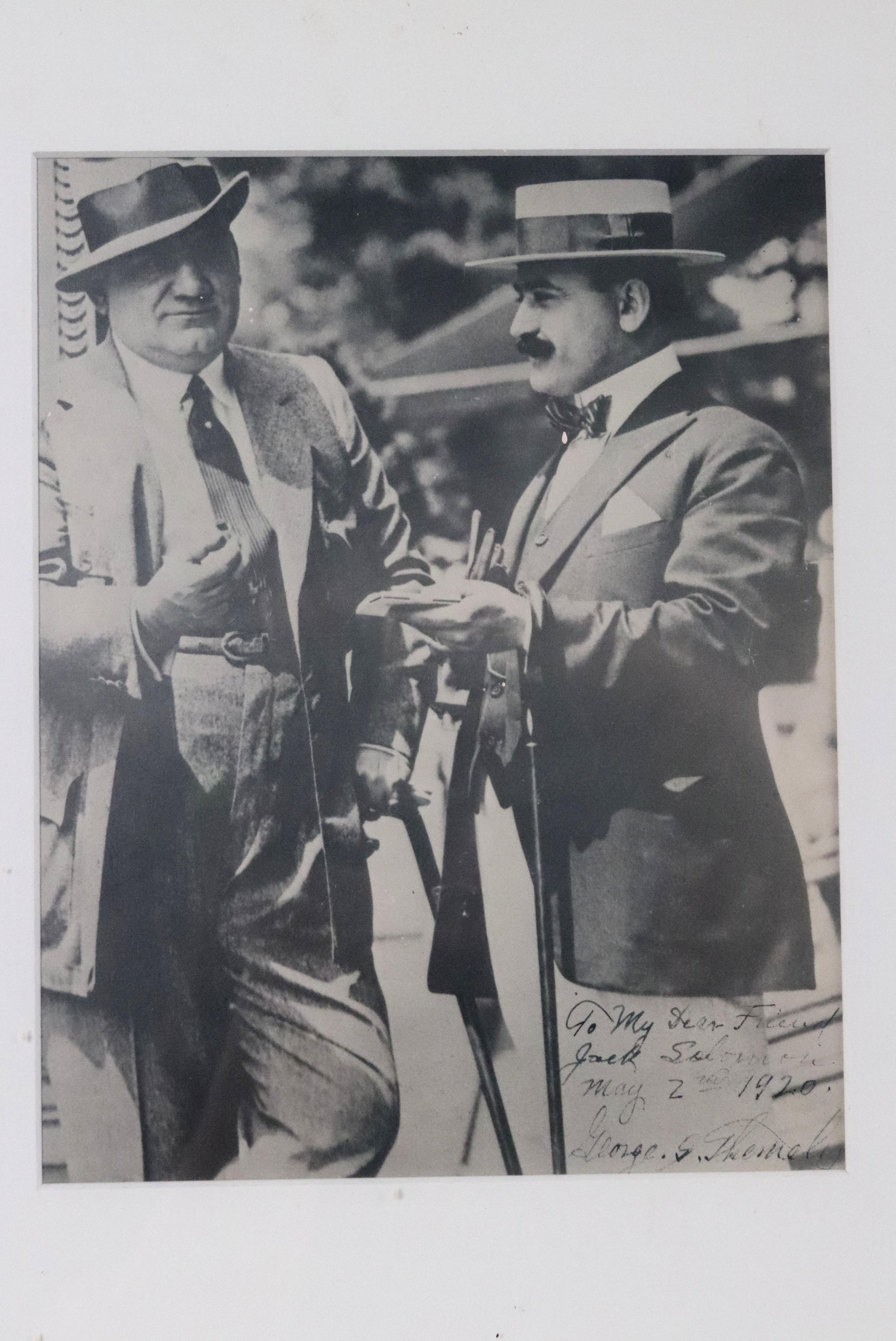 Américain Photographie signée d'un gentleman dans un cadre B & W des années 1920 en vente
