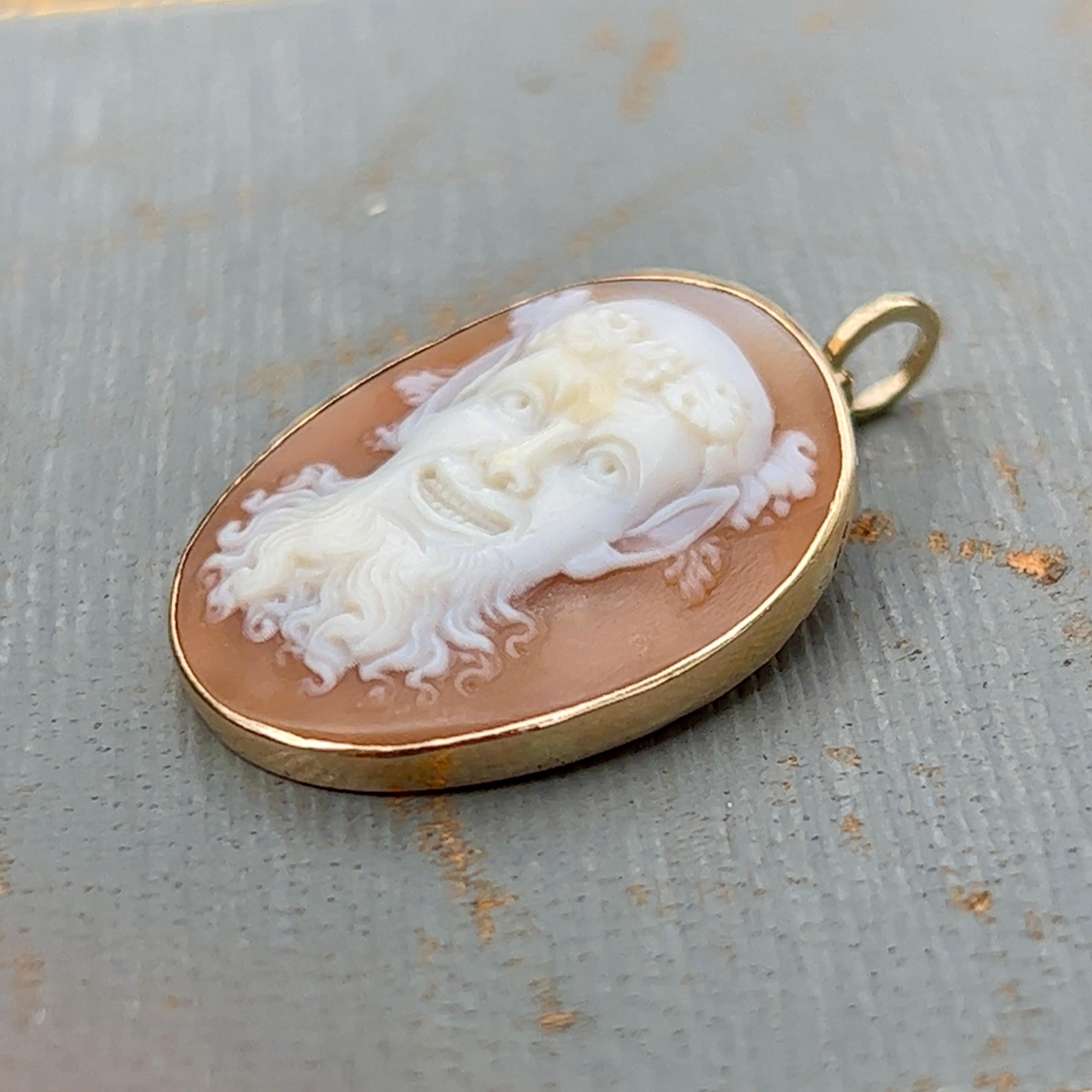 1920s Bacchus Cameo Pendant in 14K Yellow Gold 2