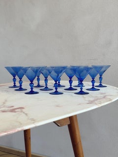 Bicchieri da cocktail Barovier Blue in vetro di Murano soffiato a mano degli anni '20 (set da 12)